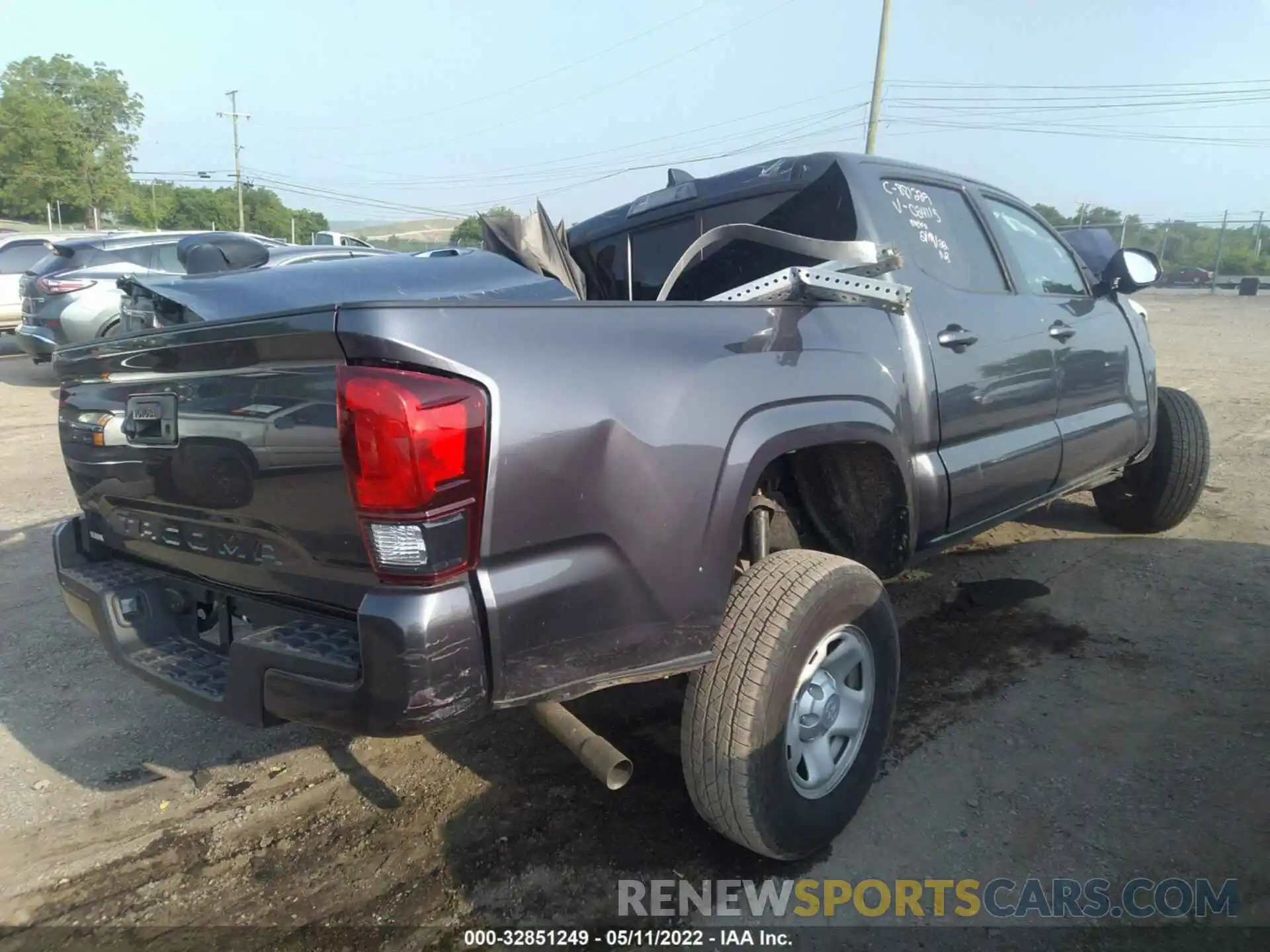 4 Фотография поврежденного автомобиля 3TYAX5GN6MT024115 TOYOTA TACOMA 2WD 2021