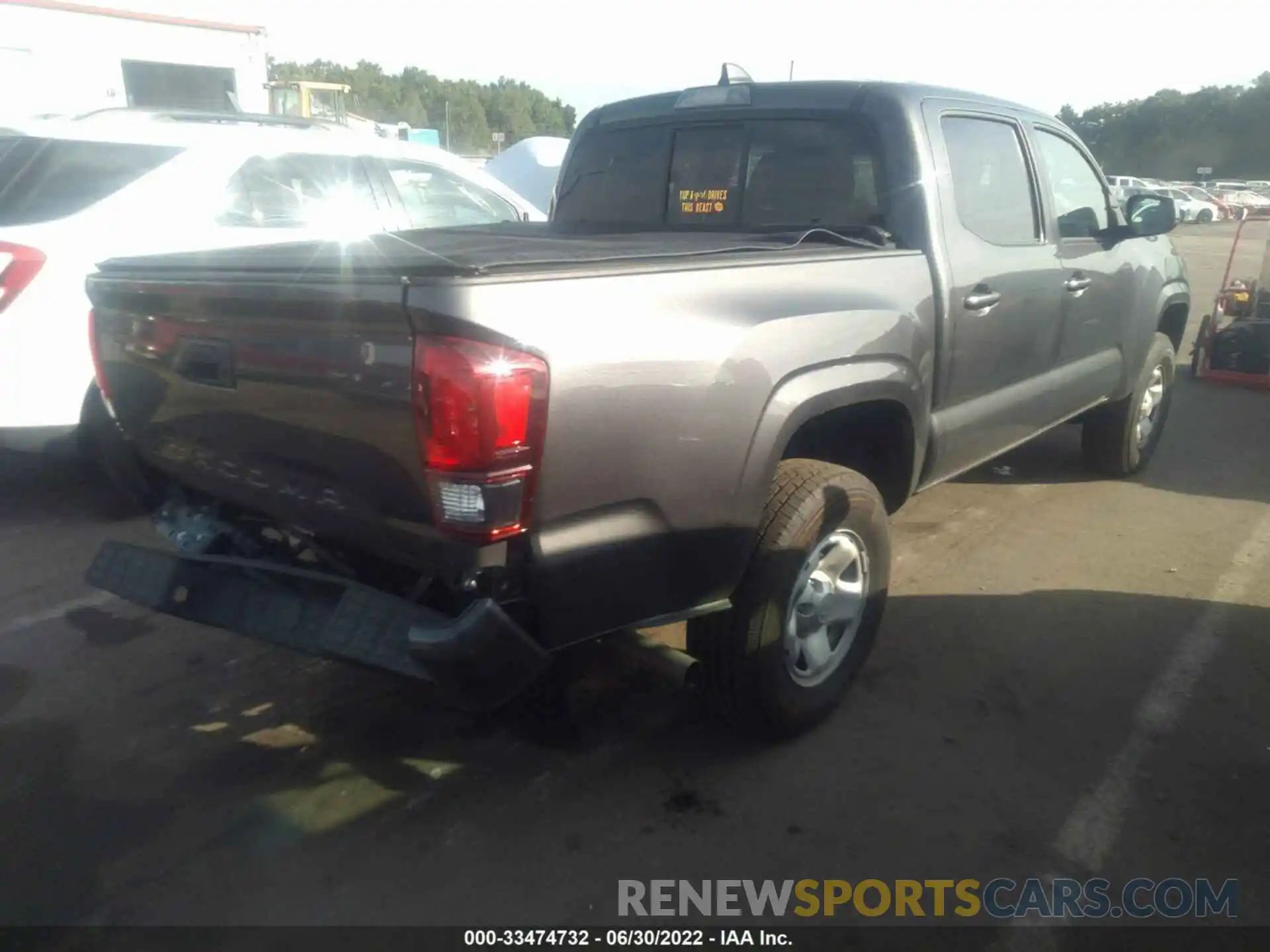 4 Photograph of a damaged car 3TYAX5GN7MT023085 TOYOTA TACOMA 2WD 2021