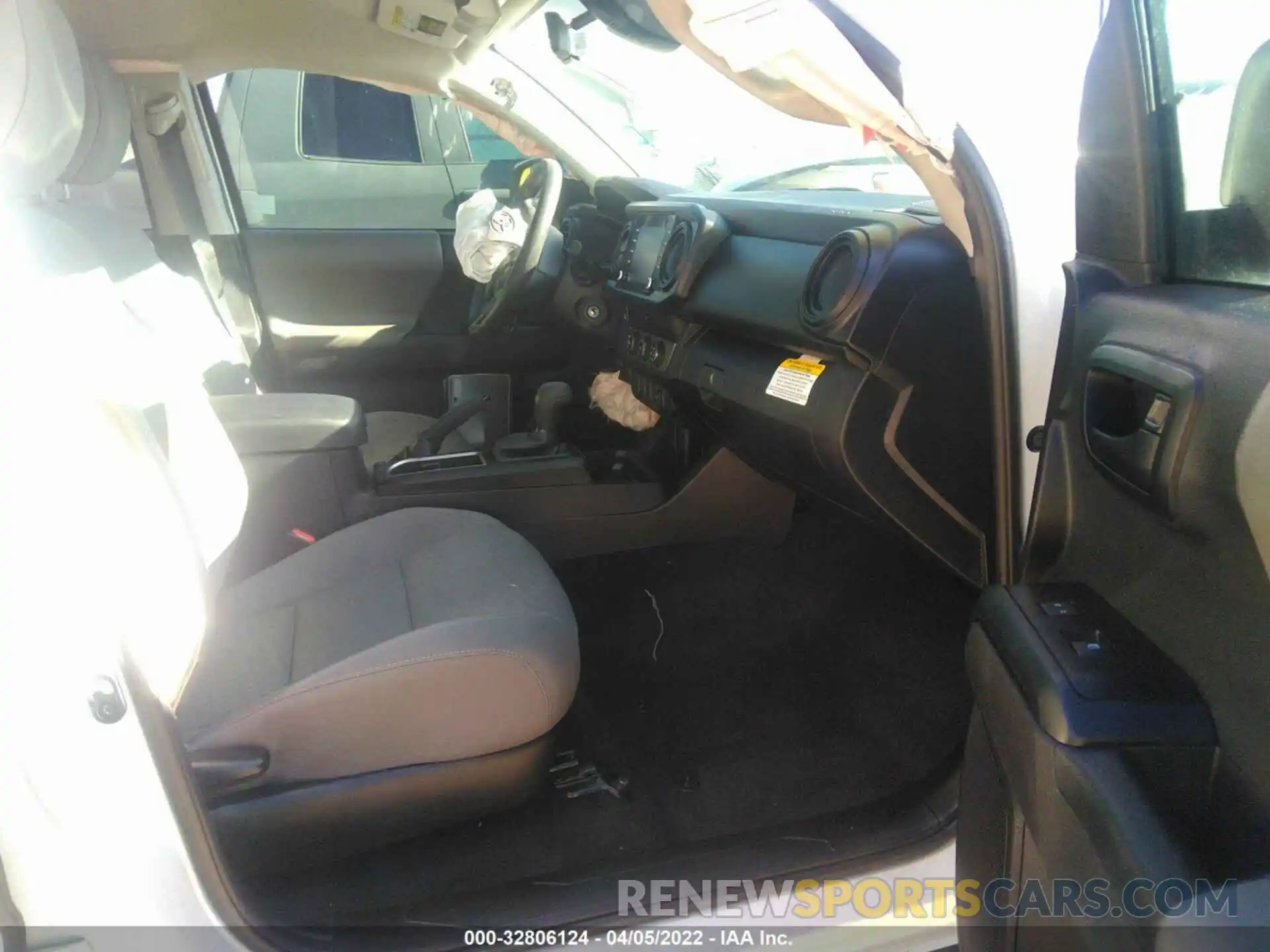 5 Photograph of a damaged car 3TYAX5GN8MT013200 TOYOTA TACOMA 2WD 2021