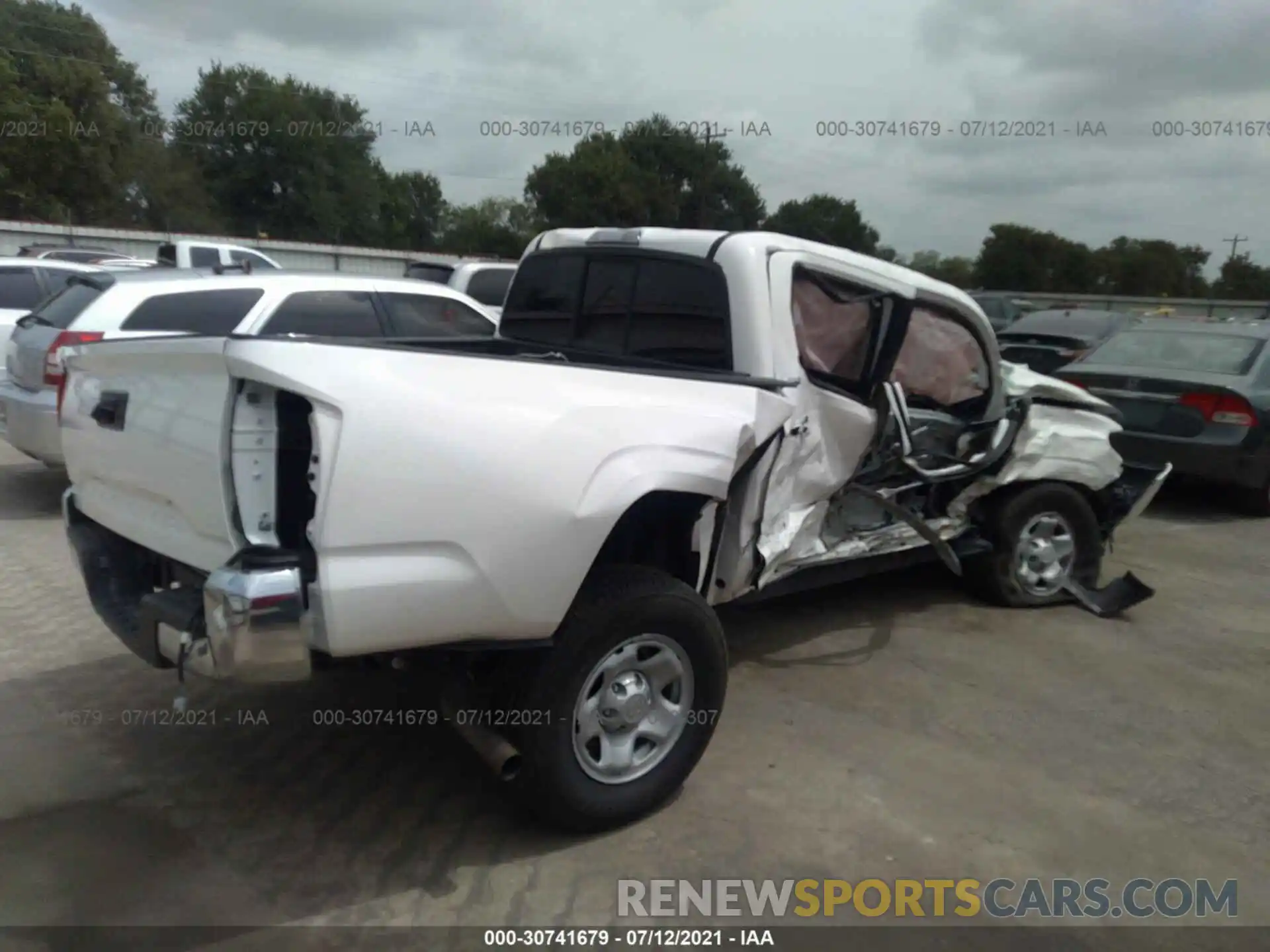 4 Photograph of a damaged car 3TYAX5GN9MT017675 TOYOTA TACOMA 2WD 2021