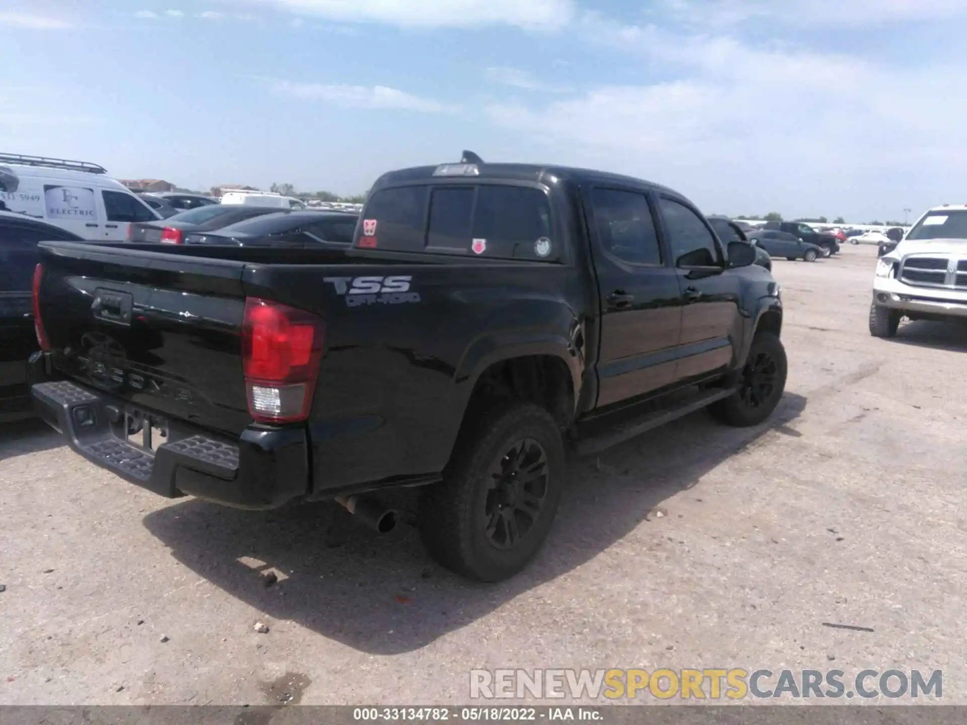 4 Photograph of a damaged car 3TYAX5GNXMT015451 TOYOTA TACOMA 2WD 2021