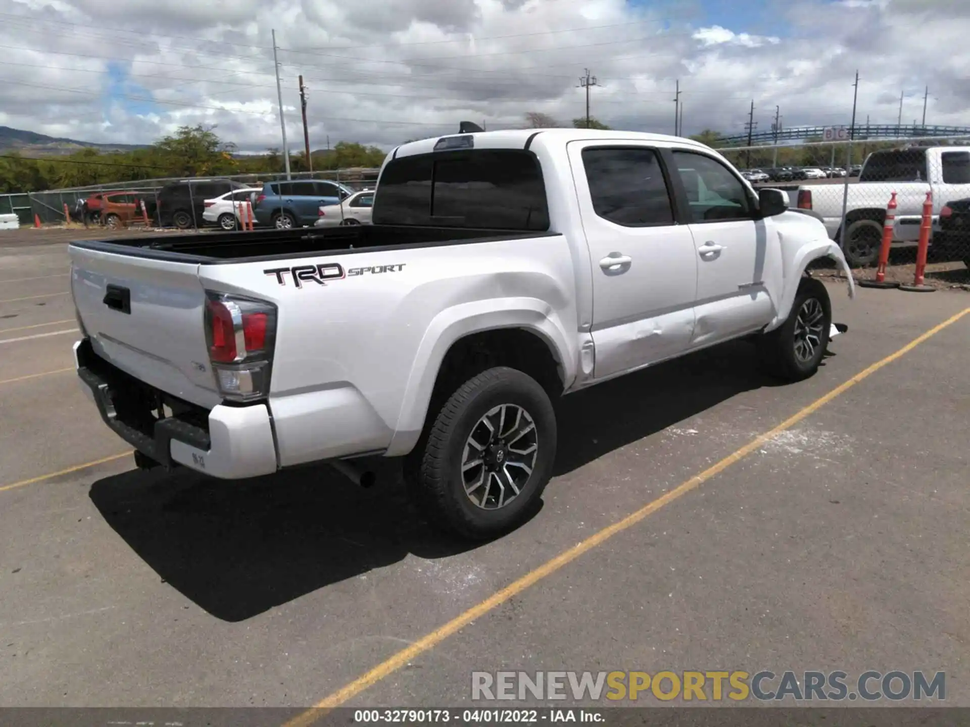 4 Photograph of a damaged car 3TYAZ5CN1MT009585 TOYOTA TACOMA 2WD 2021