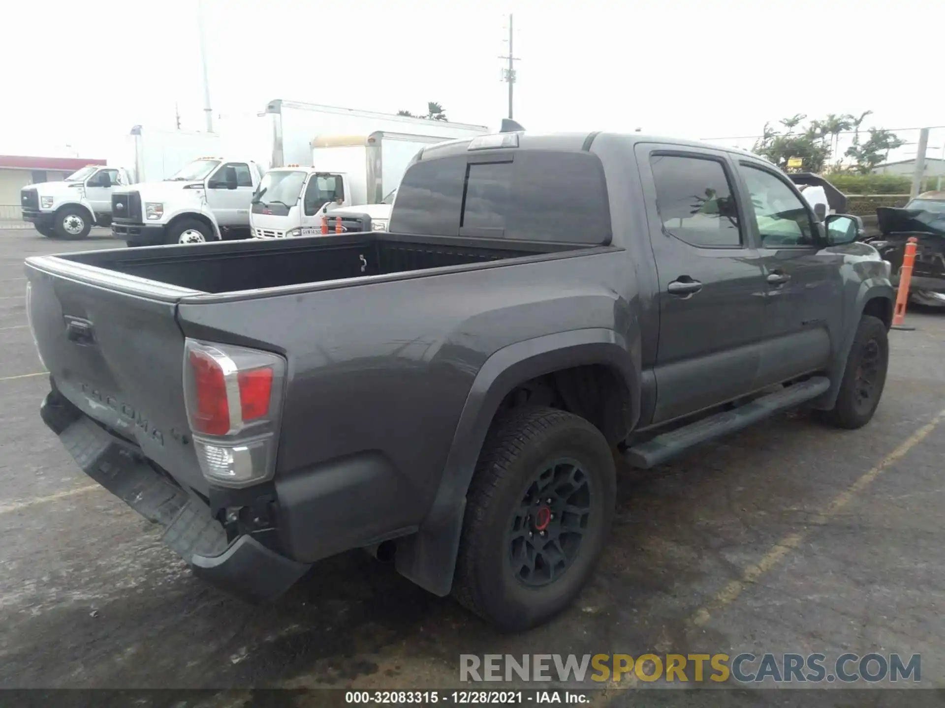 4 Photograph of a damaged car 3TYAZ5CN3MT006087 TOYOTA TACOMA 2WD 2021