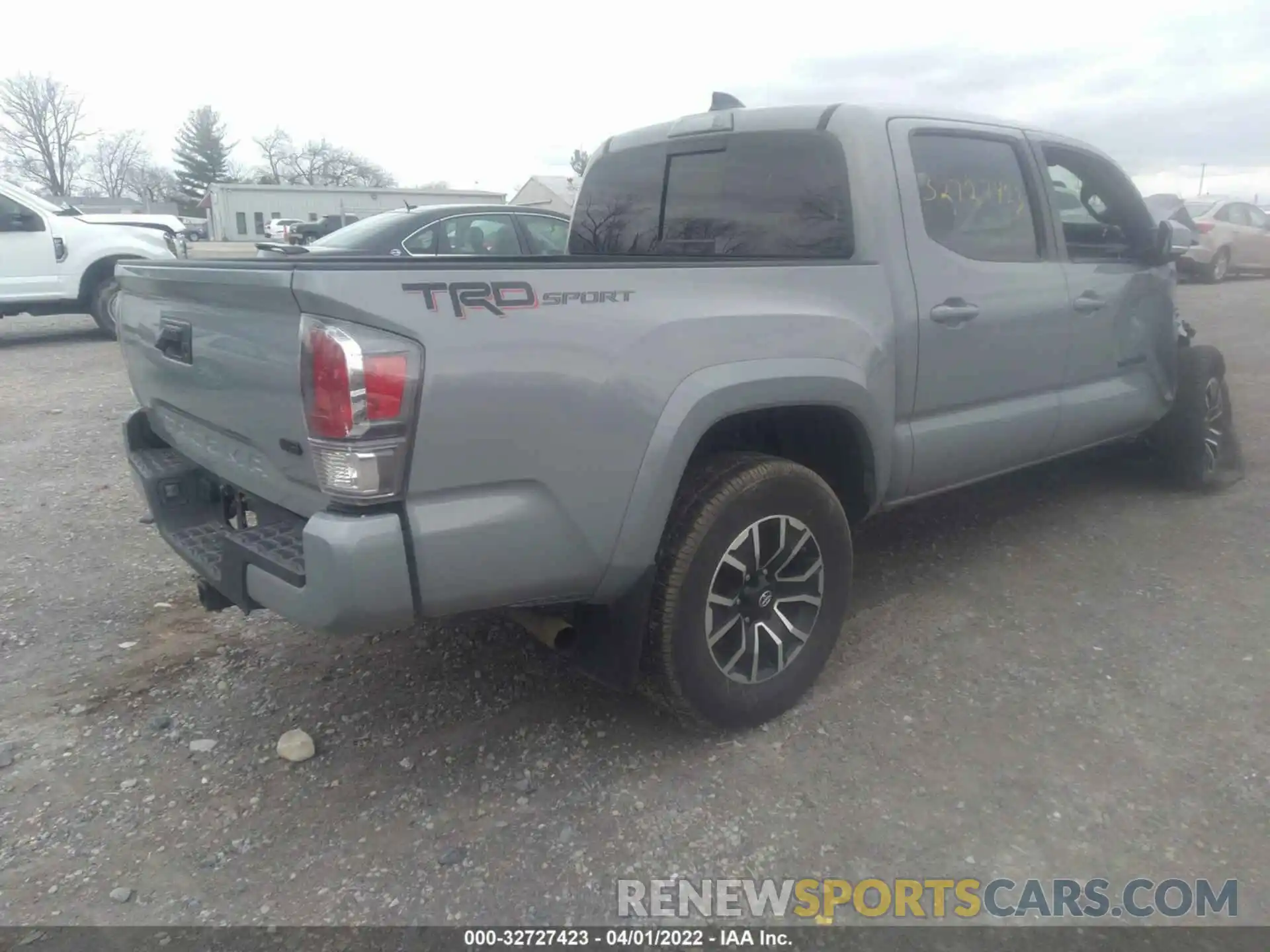 4 Фотография поврежденного автомобиля 3TYAZ5CN5MT005586 TOYOTA TACOMA 2WD 2021