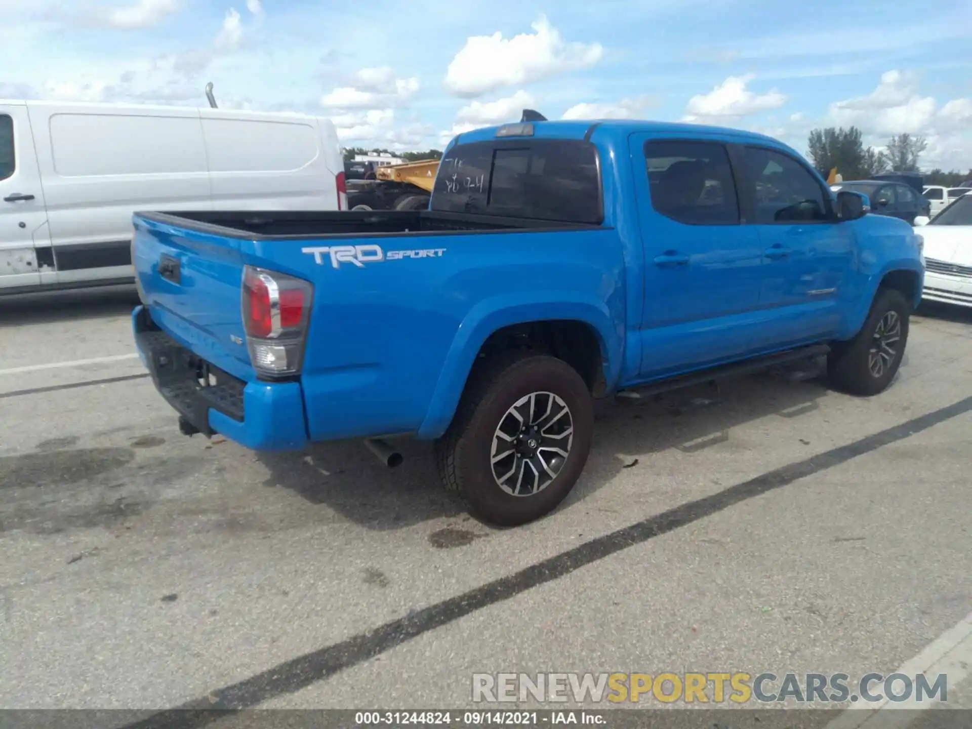 4 Photograph of a damaged car 3TYAZ5CNXMT007110 TOYOTA TACOMA 2WD 2021