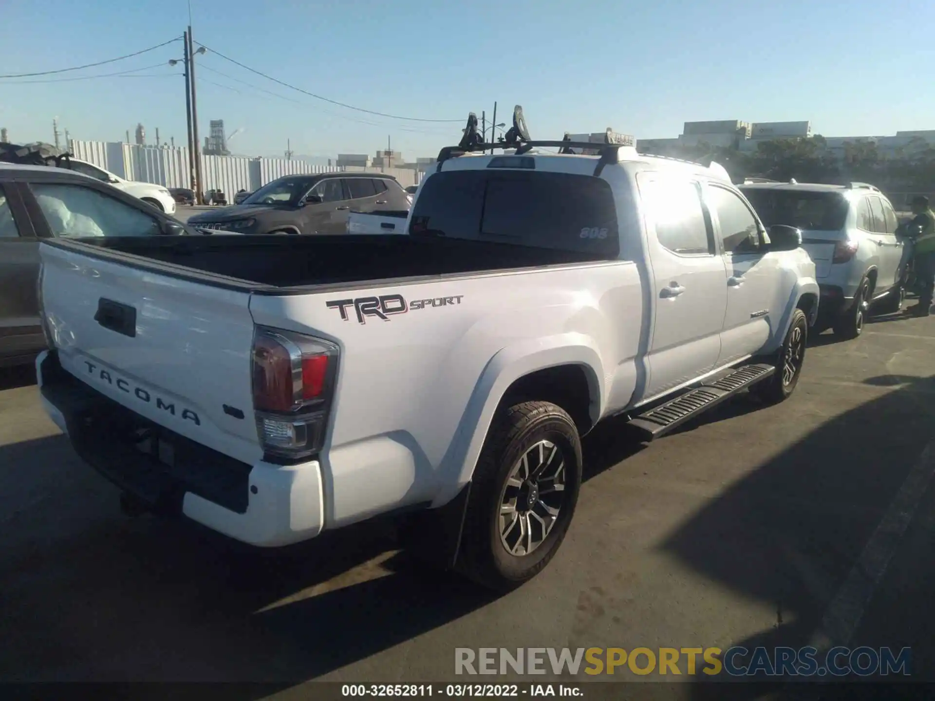 4 Photograph of a damaged car 3TYBZ5DN1MT000405 TOYOTA TACOMA 2WD 2021