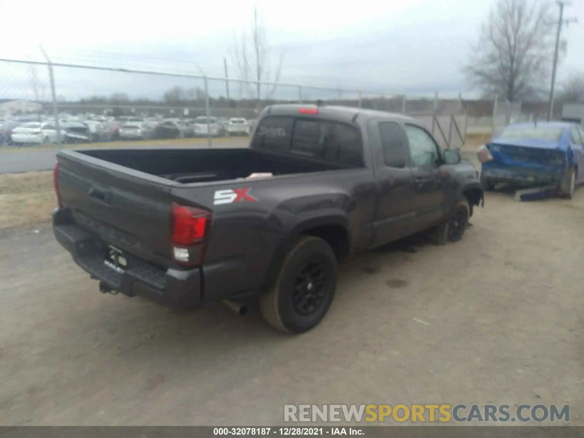 4 Photograph of a damaged car 3TYRX5GN5MT007888 TOYOTA TACOMA 2WD 2021