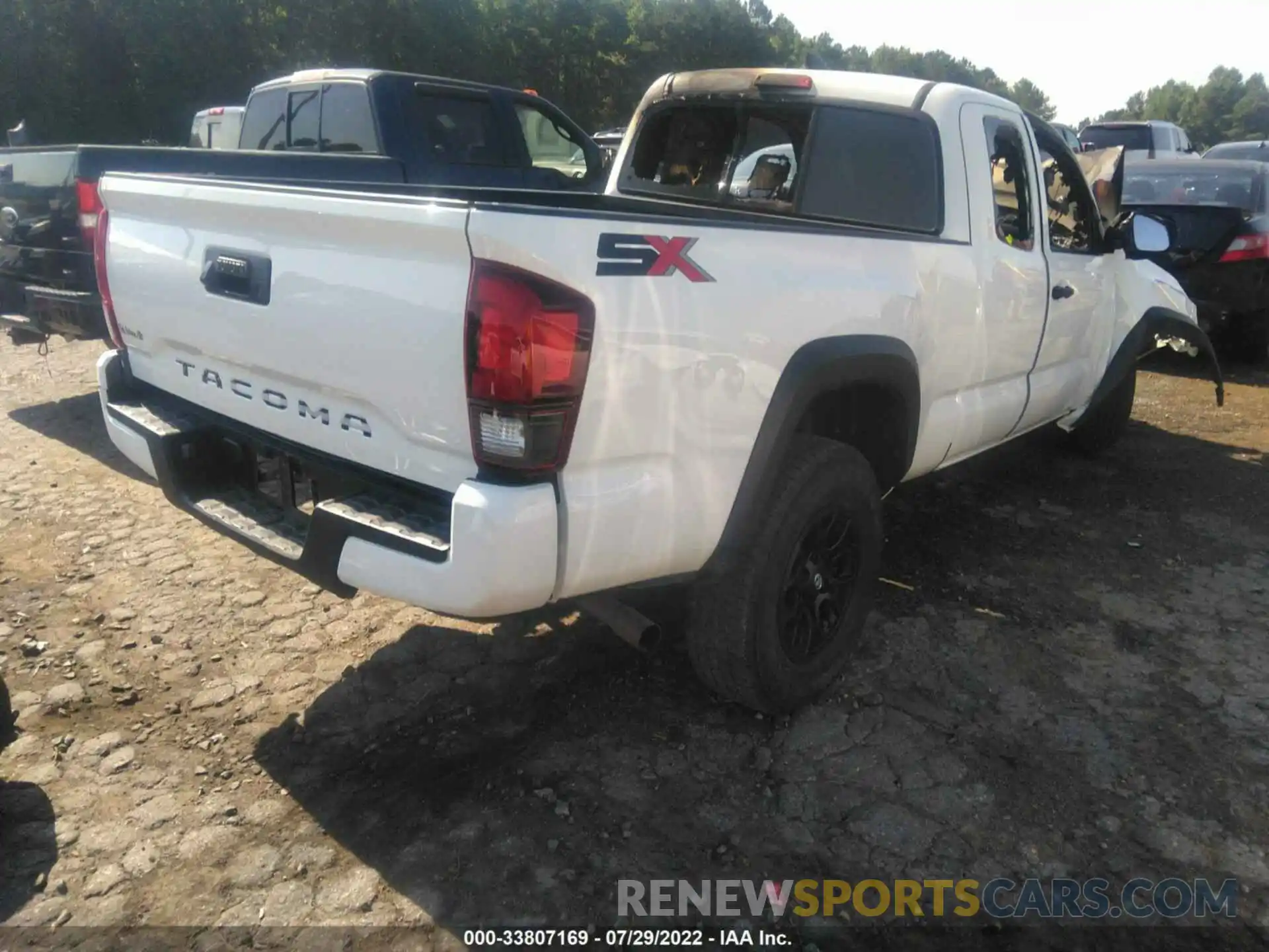 4 Photograph of a damaged car 3TYRX5GN5MT009642 TOYOTA TACOMA 2WD 2021