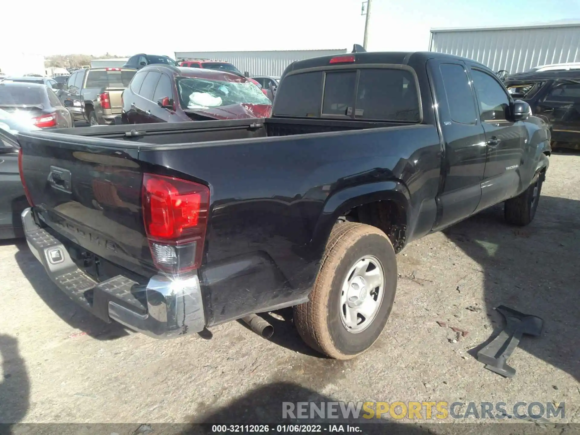 4 Photograph of a damaged car 3TYRX5GN5MT032998 TOYOTA TACOMA 2WD 2021