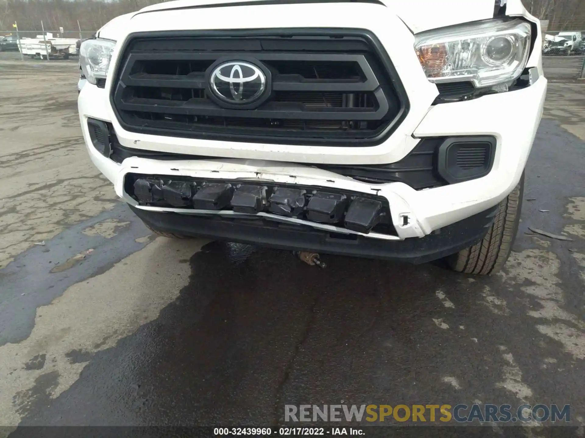 11 Photograph of a damaged car 3TYRX5GN6MT025655 TOYOTA TACOMA 2WD 2021