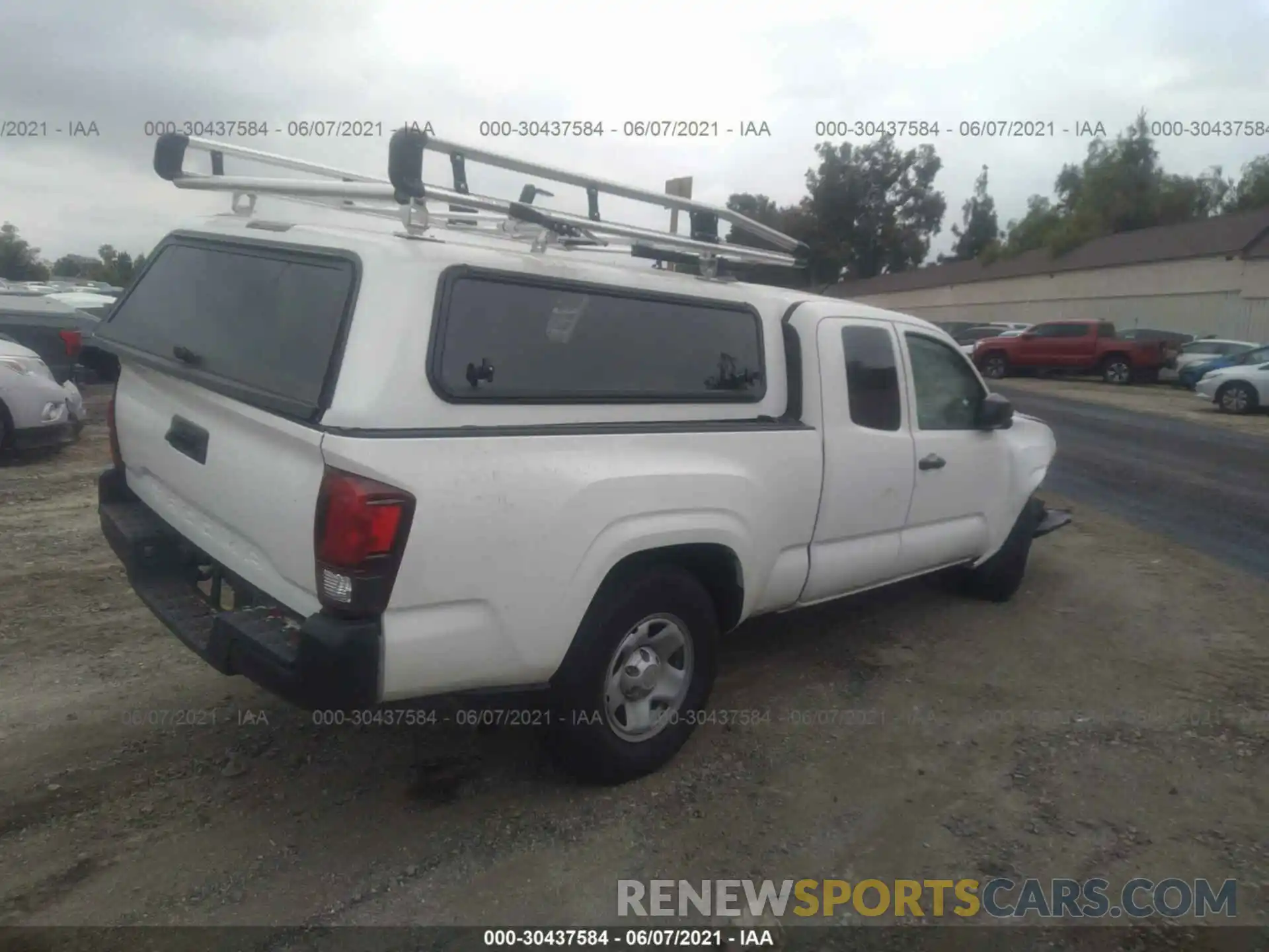 4 Photograph of a damaged car 3TYRX5GN8MT010848 TOYOTA TACOMA 2WD 2021