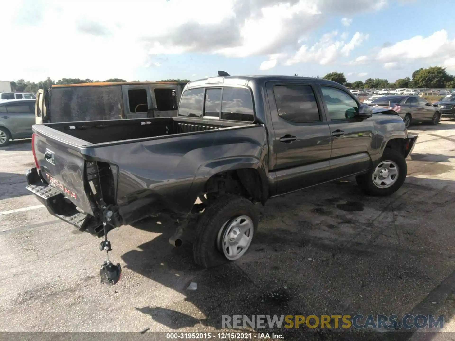 4 Photograph of a damaged car 5TFAX5GN2MX194333 TOYOTA TACOMA 2WD 2021