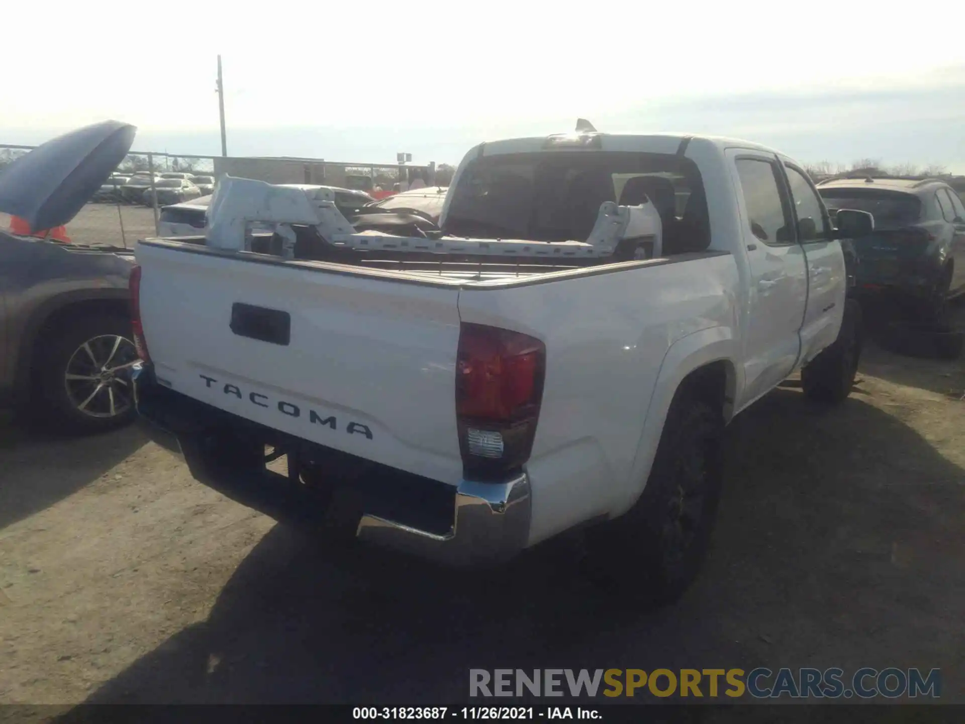 4 Фотография поврежденного автомобиля 5TFAX5GN3MX190887 TOYOTA TACOMA 2WD 2021