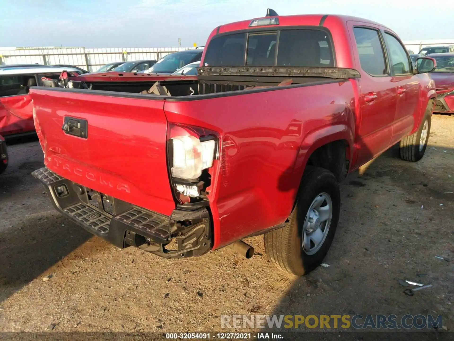 4 Photograph of a damaged car 5TFAX5GN7MX190584 TOYOTA TACOMA 2WD 2021