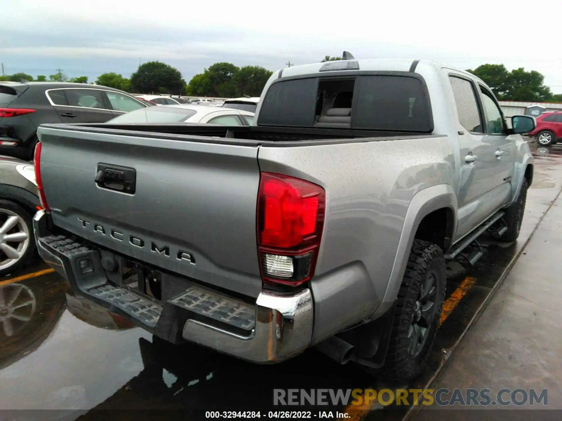 4 Photograph of a damaged car 5TFAX5GN8MX191453 TOYOTA TACOMA 2WD 2021