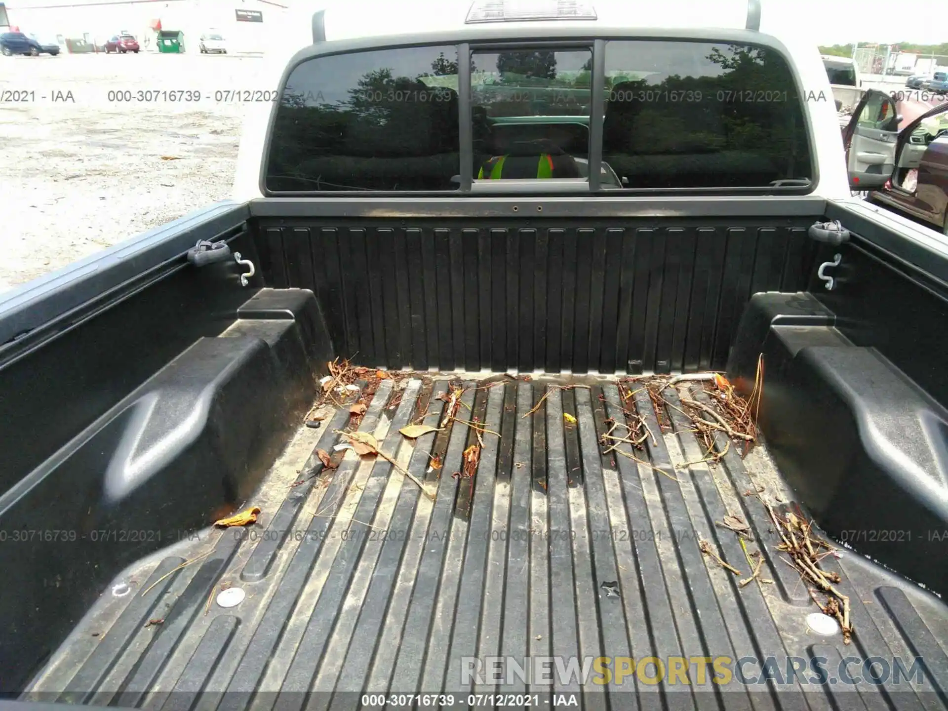 8 Photograph of a damaged car 5TFAX5GN9MX189114 TOYOTA TACOMA 2WD 2021