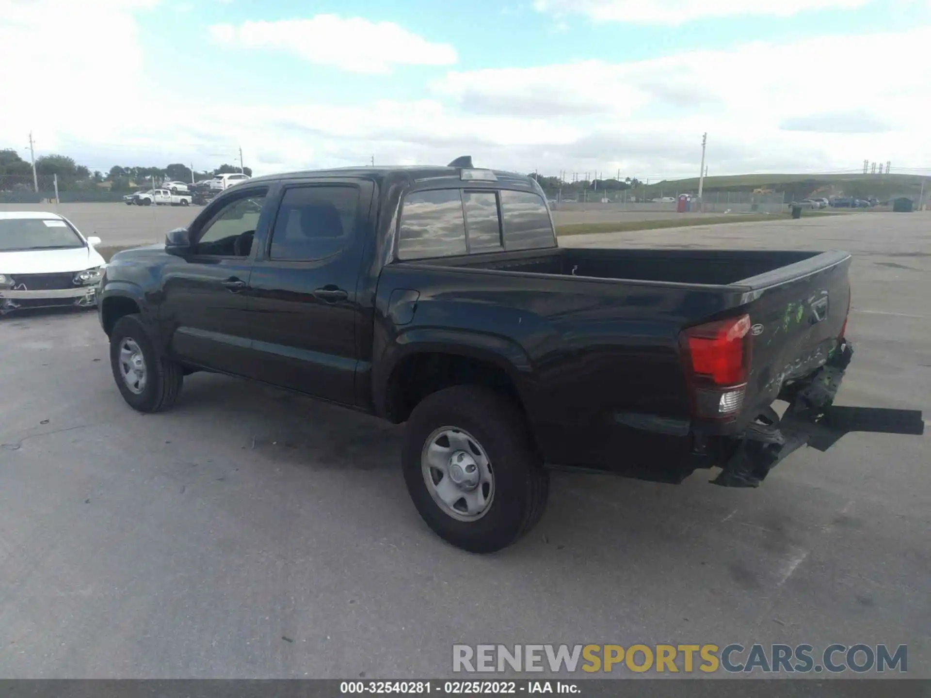 3 Photograph of a damaged car 5TFAX5GNXMX191115 TOYOTA TACOMA 2WD 2021