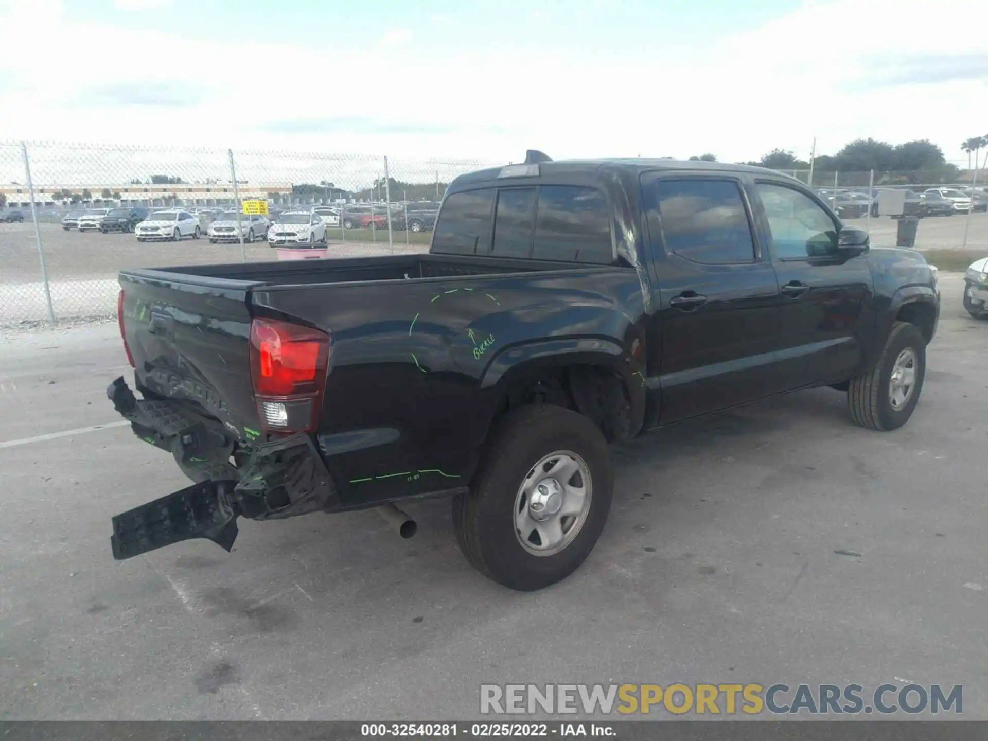 4 Photograph of a damaged car 5TFAX5GNXMX191115 TOYOTA TACOMA 2WD 2021