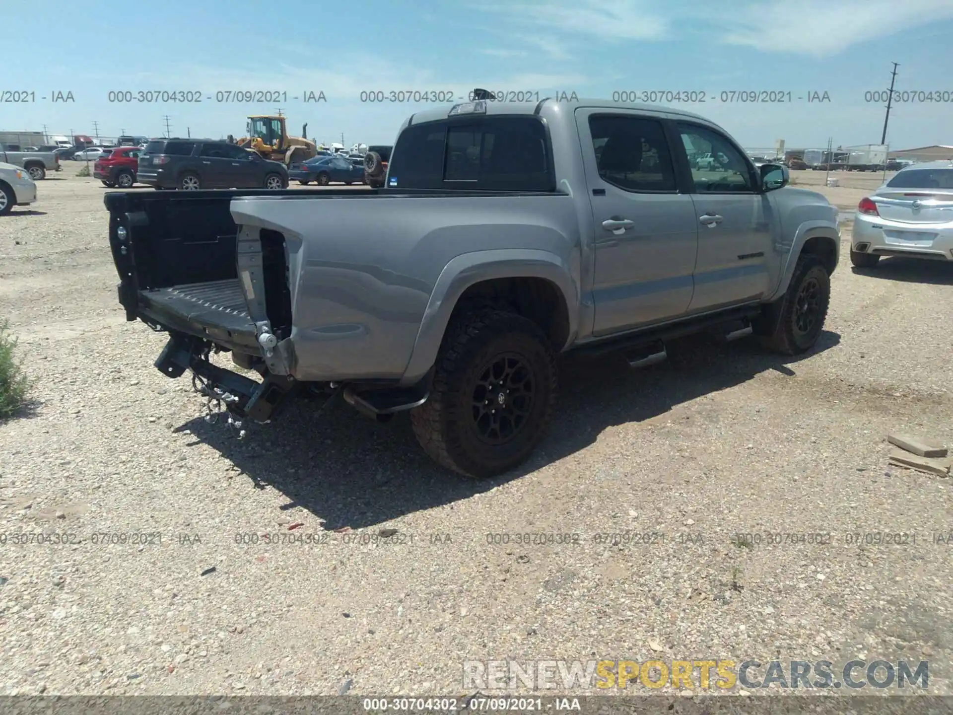 4 Фотография поврежденного автомобиля 5TFAZ5CN0MX101051 TOYOTA TACOMA 2WD 2021