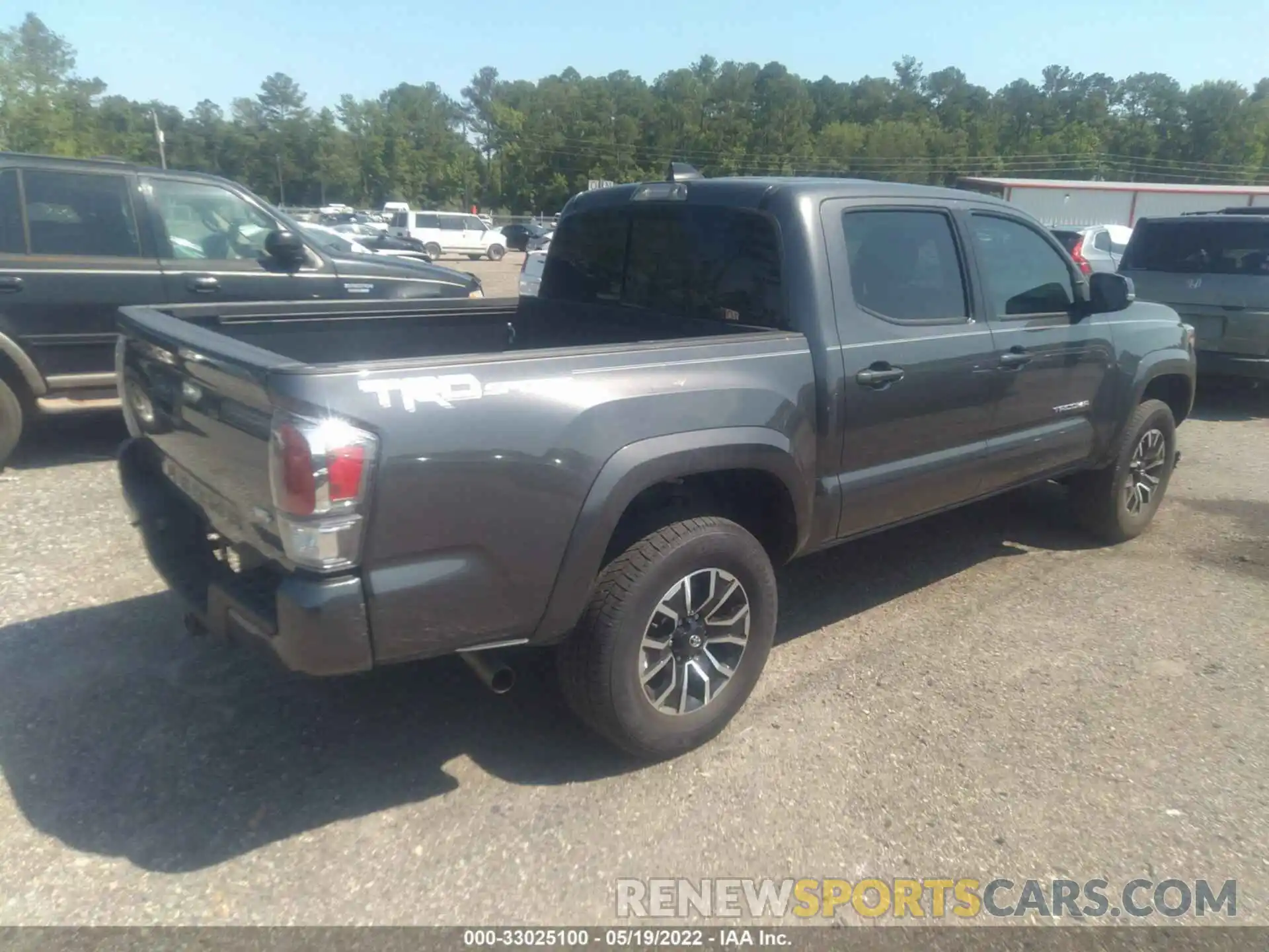 4 Photograph of a damaged car 5TFAZ5CN0MX112275 TOYOTA TACOMA 2WD 2021