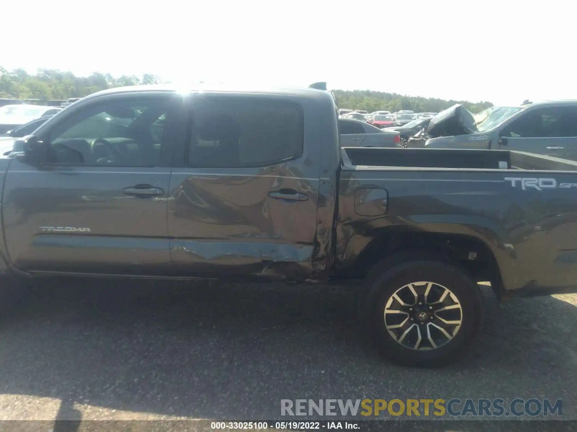 6 Photograph of a damaged car 5TFAZ5CN0MX112275 TOYOTA TACOMA 2WD 2021