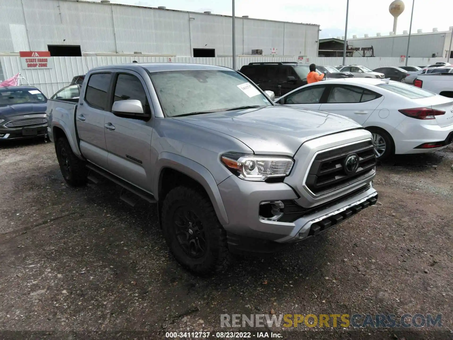 1 Photograph of a damaged car 5TFAZ5CN0MX117024 TOYOTA TACOMA 2WD 2021