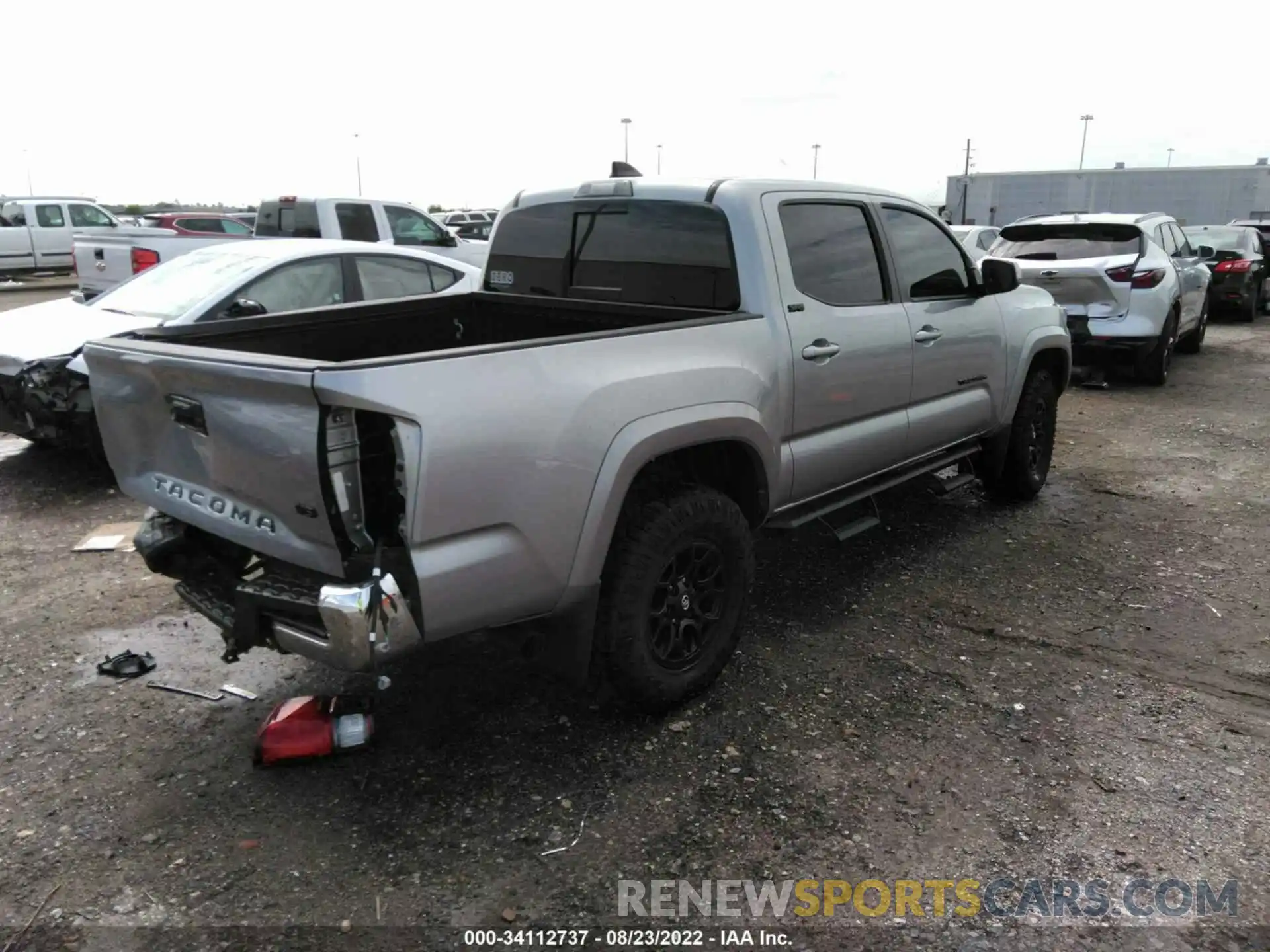 4 Photograph of a damaged car 5TFAZ5CN0MX117024 TOYOTA TACOMA 2WD 2021