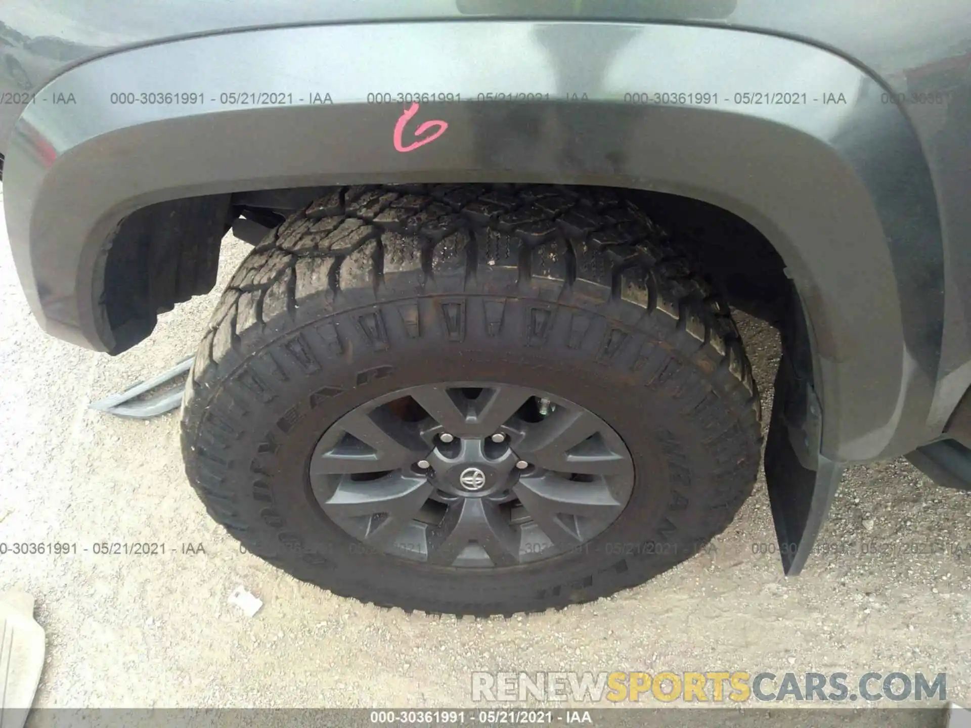 12 Photograph of a damaged car 5TFAZ5CN1MX100927 TOYOTA TACOMA 2WD 2021