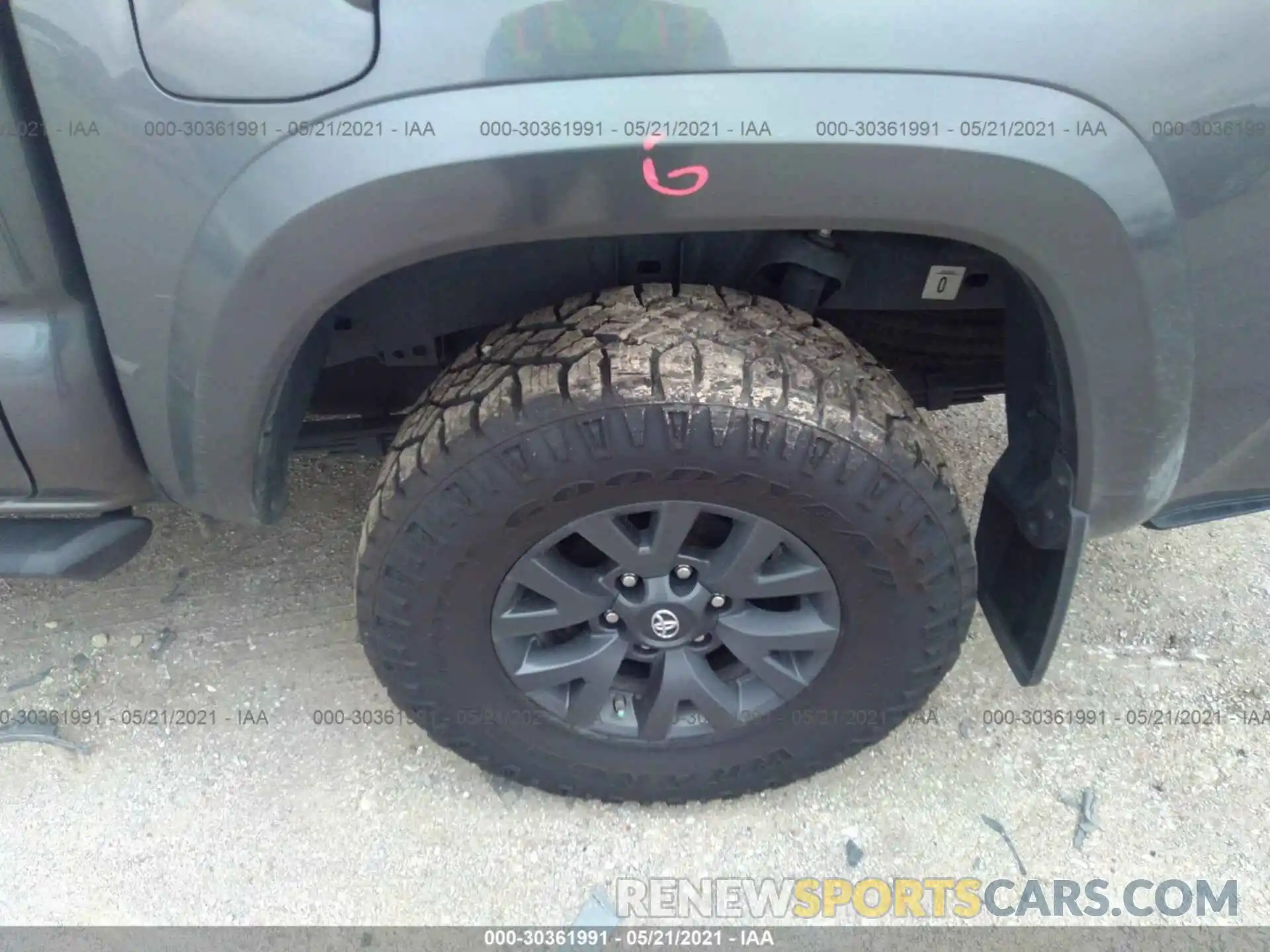 13 Photograph of a damaged car 5TFAZ5CN1MX100927 TOYOTA TACOMA 2WD 2021