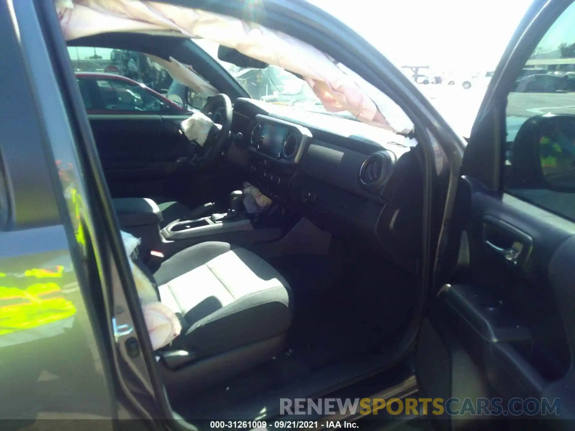 5 Photograph of a damaged car 5TFAZ5CN1MX111930 TOYOTA TACOMA 2WD 2021