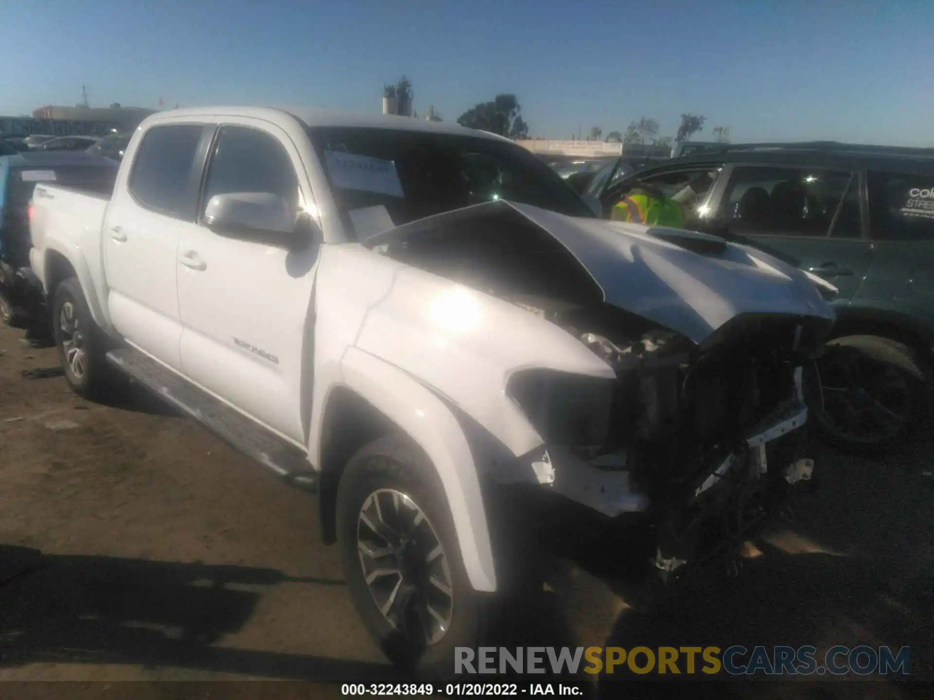 1 Photograph of a damaged car 5TFAZ5CN1MX112592 TOYOTA TACOMA 2WD 2021