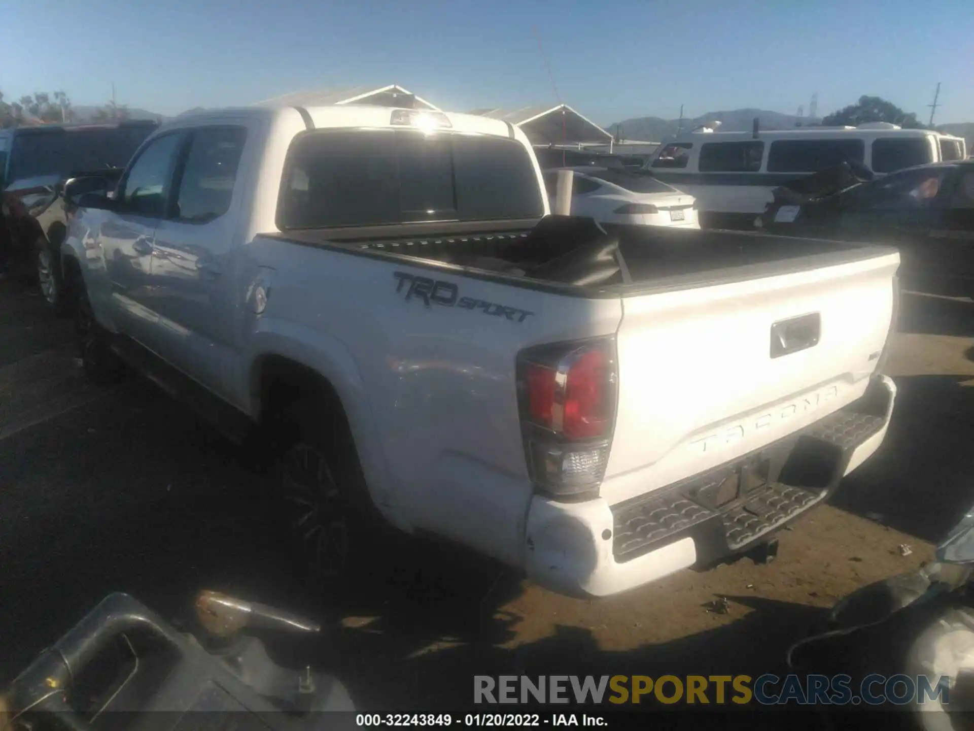 3 Photograph of a damaged car 5TFAZ5CN1MX112592 TOYOTA TACOMA 2WD 2021