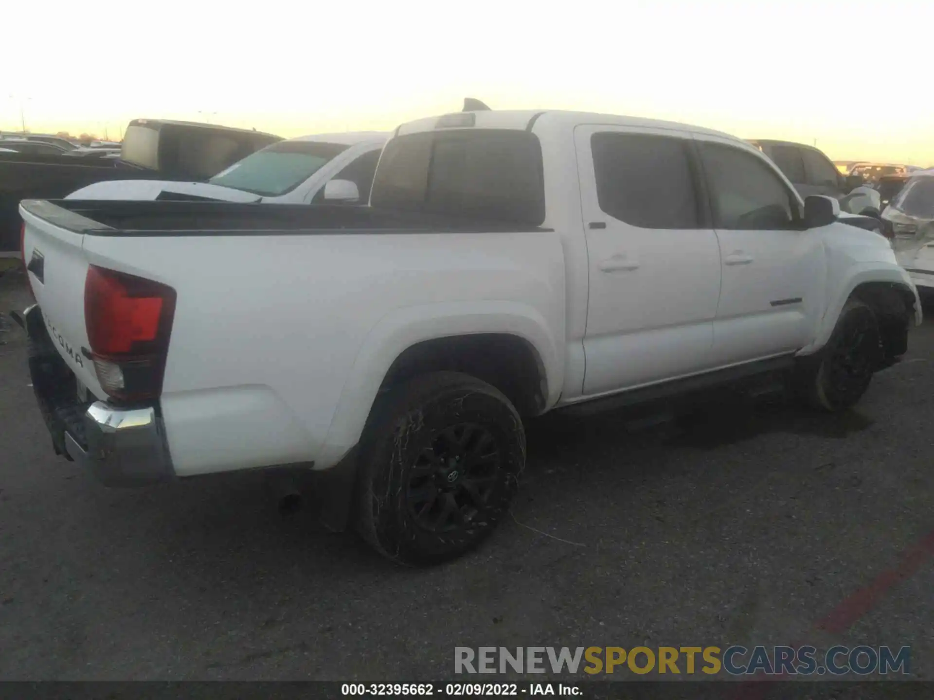 4 Photograph of a damaged car 5TFAZ5CN2MX097293 TOYOTA TACOMA 2WD 2021