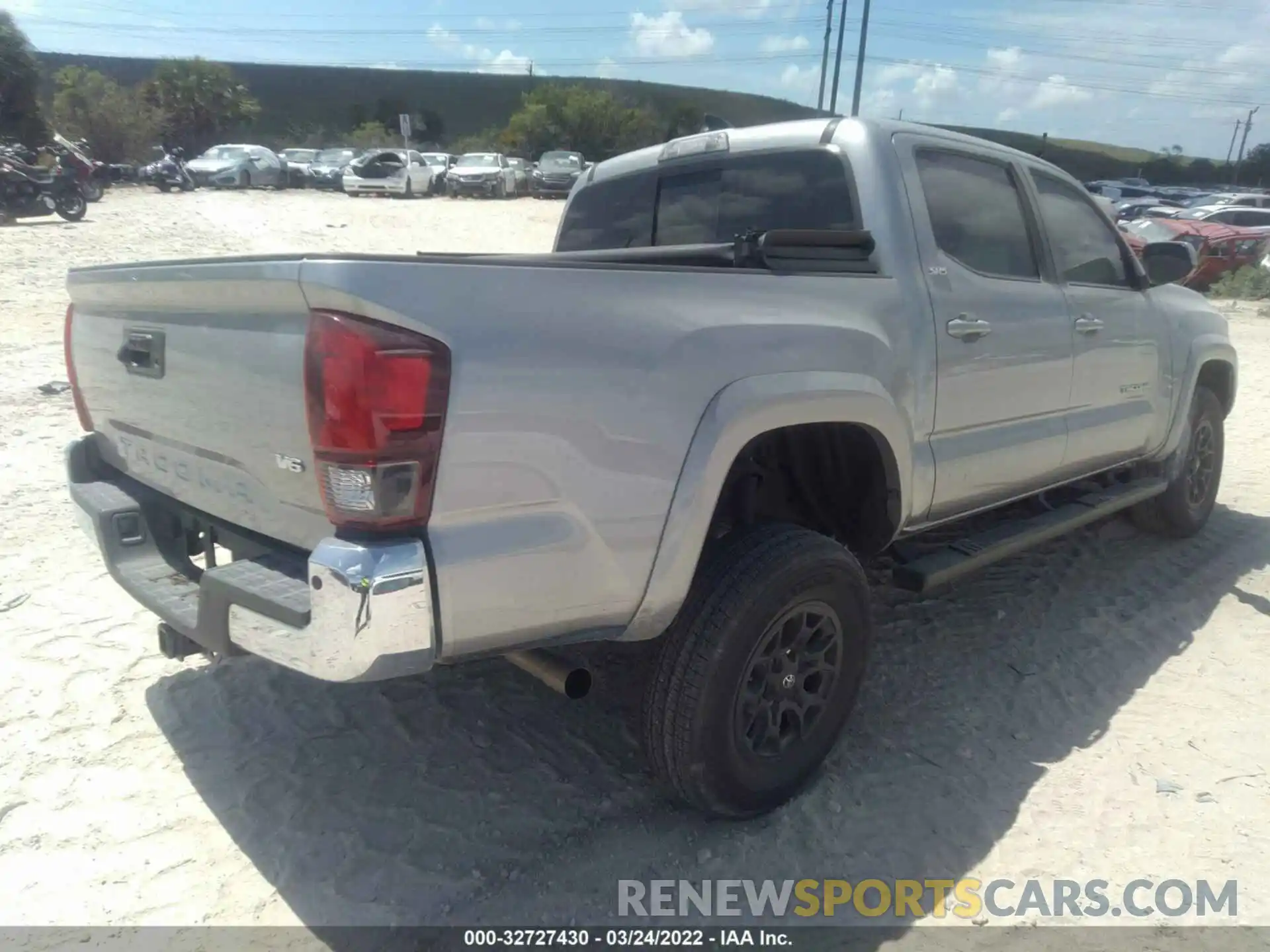 4 Фотография поврежденного автомобиля 5TFAZ5CN2MX104422 TOYOTA TACOMA 2WD 2021