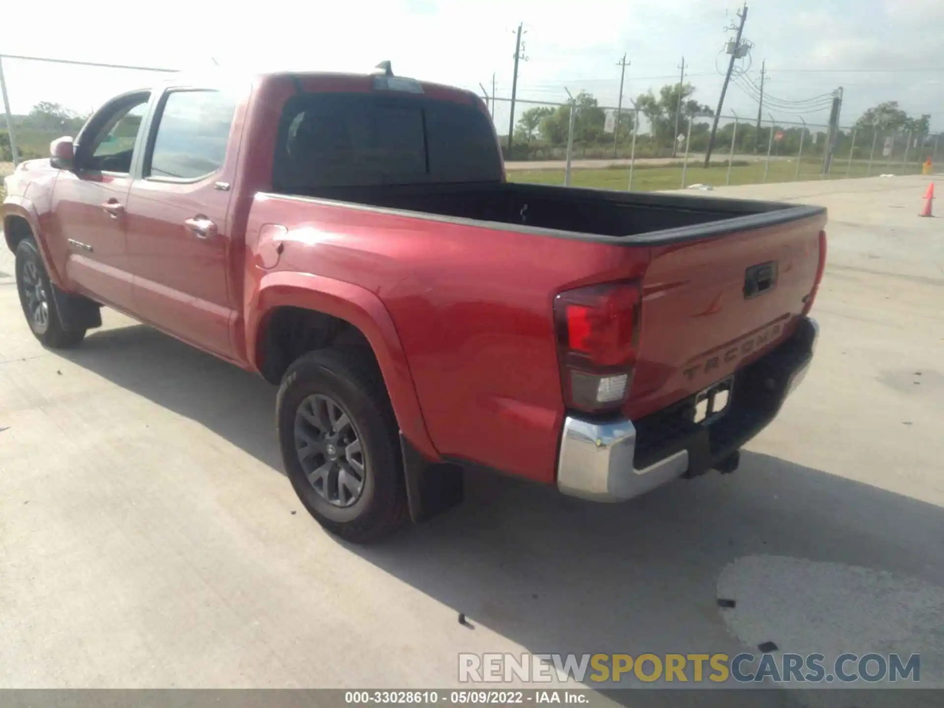 3 Photograph of a damaged car 5TFAZ5CN2MX105439 TOYOTA TACOMA 2WD 2021