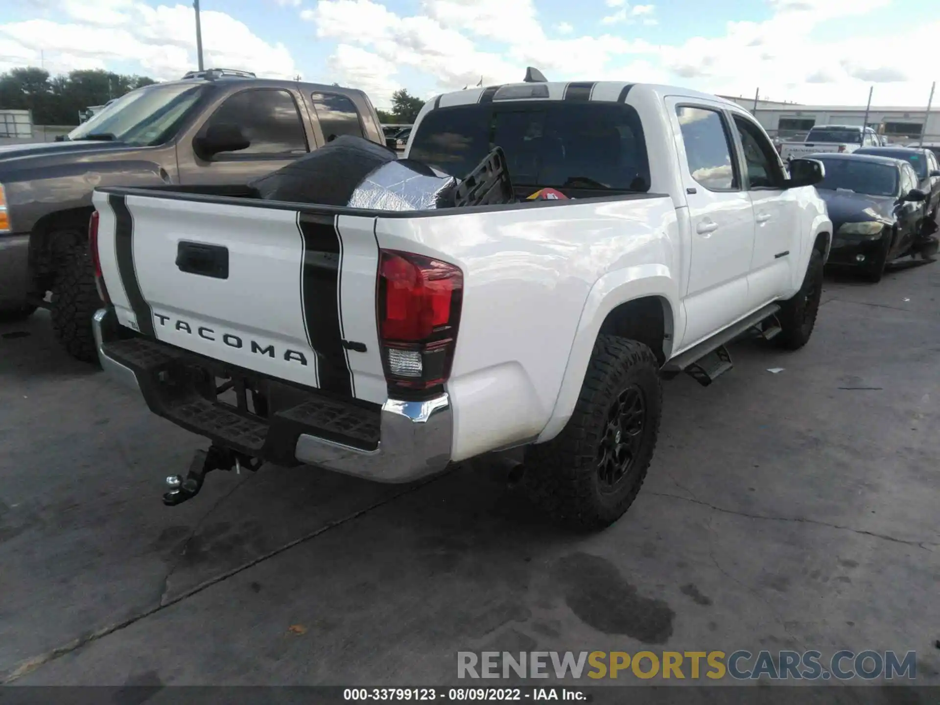 4 Photograph of a damaged car 5TFAZ5CN2MX107644 TOYOTA TACOMA 2WD 2021