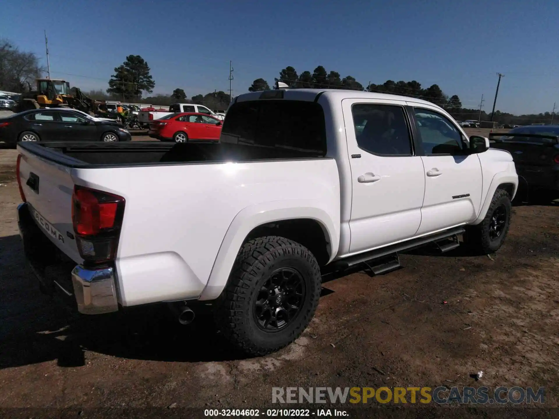 4 Photograph of a damaged car 5TFAZ5CN2MX108695 TOYOTA TACOMA 2WD 2021