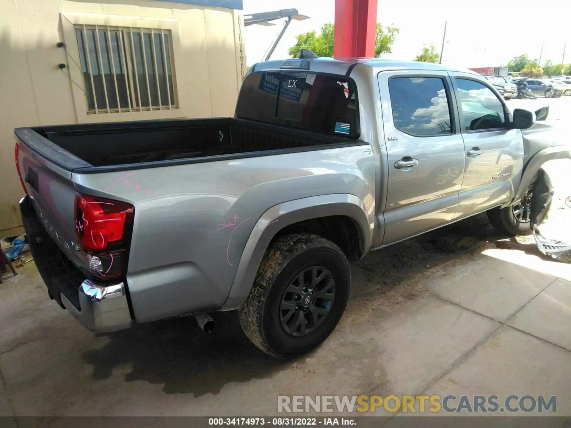 4 Photograph of a damaged car 5TFAZ5CN2MX109863 TOYOTA TACOMA 2WD 2021