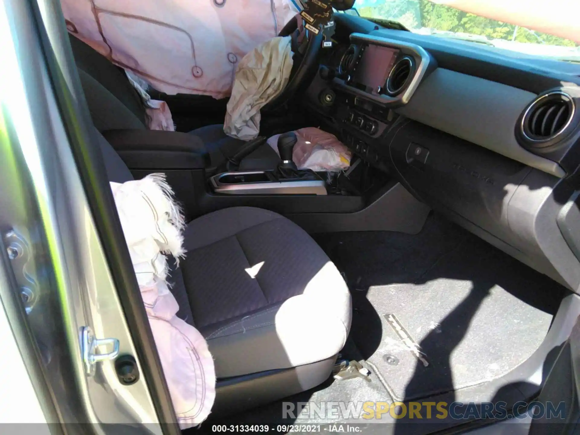 5 Photograph of a damaged car 5TFAZ5CN3MX103537 TOYOTA TACOMA 2WD 2021