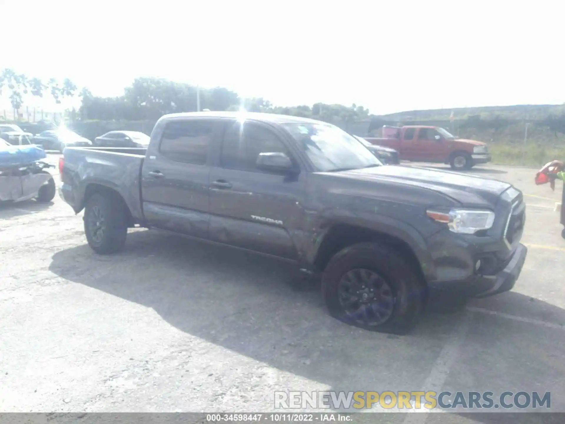 1 Фотография поврежденного автомобиля 5TFAZ5CN3MX108267 TOYOTA TACOMA 2WD 2021