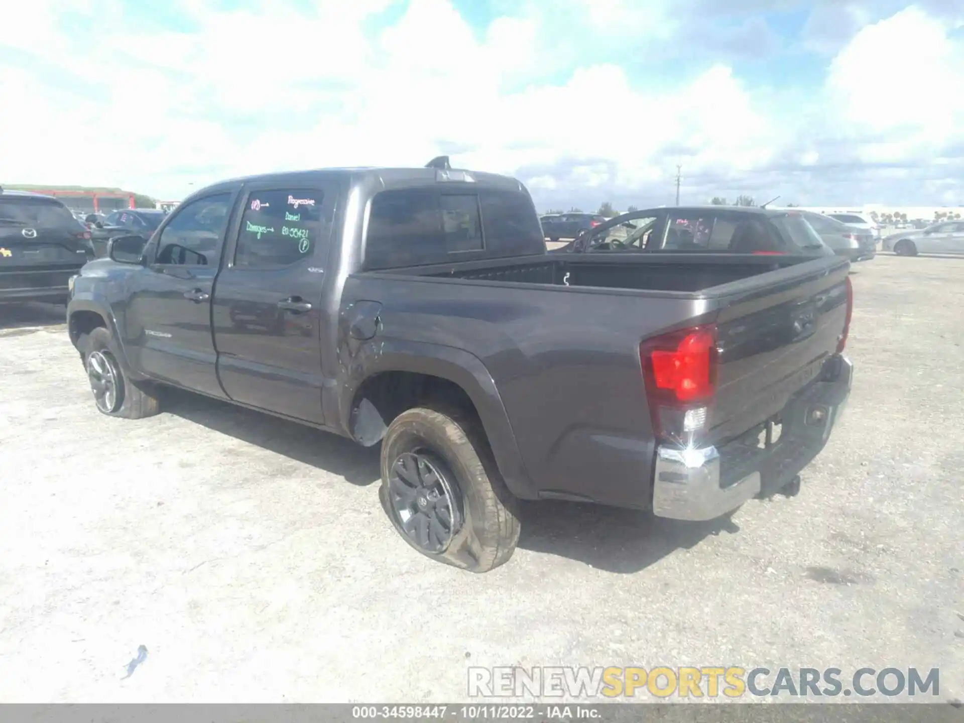 3 Фотография поврежденного автомобиля 5TFAZ5CN3MX108267 TOYOTA TACOMA 2WD 2021