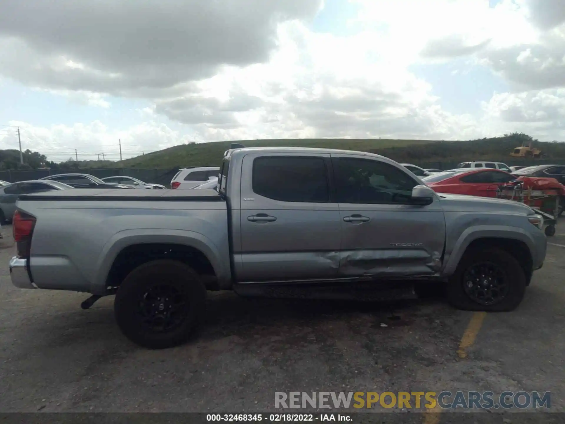 6 Photograph of a damaged car 5TFAZ5CN3MX115512 TOYOTA TACOMA 2WD 2021