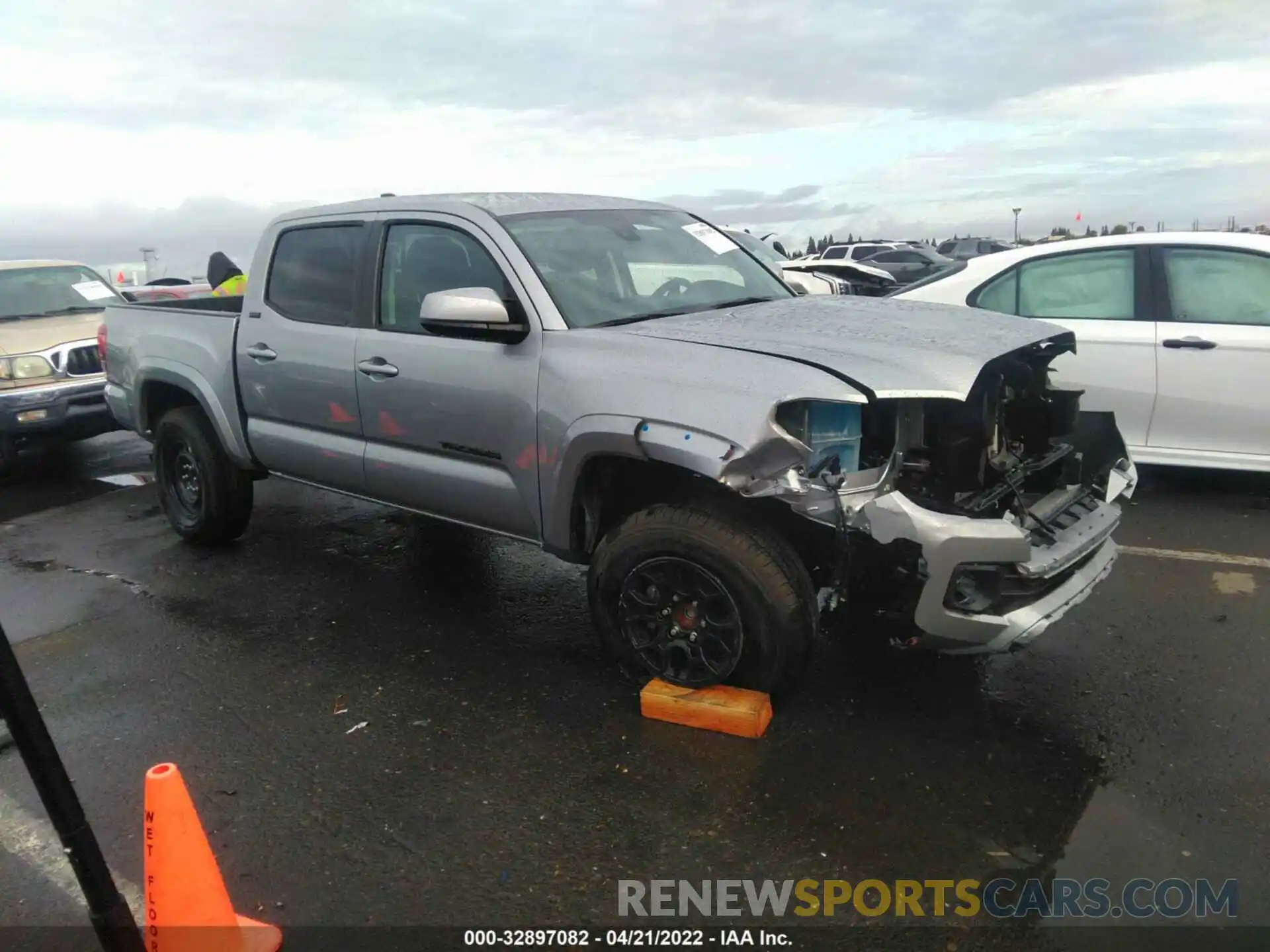 1 Photograph of a damaged car 5TFAZ5CN3MX116028 TOYOTA TACOMA 2WD 2021