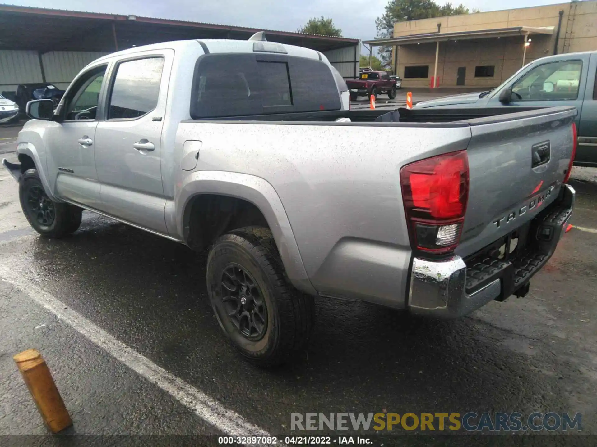 3 Photograph of a damaged car 5TFAZ5CN3MX116028 TOYOTA TACOMA 2WD 2021