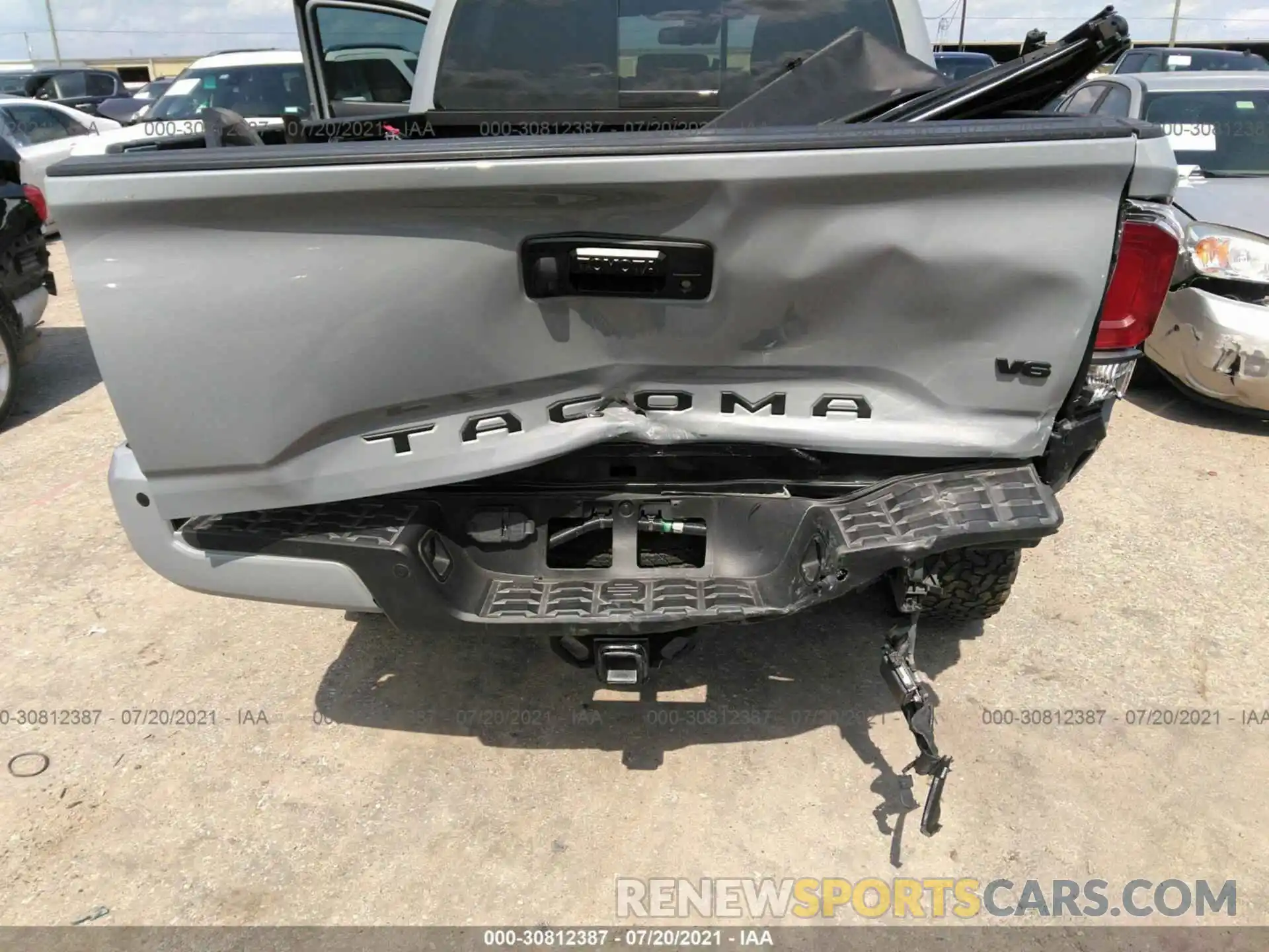 6 Photograph of a damaged car 5TFAZ5CN4MX097649 TOYOTA TACOMA 2WD 2021