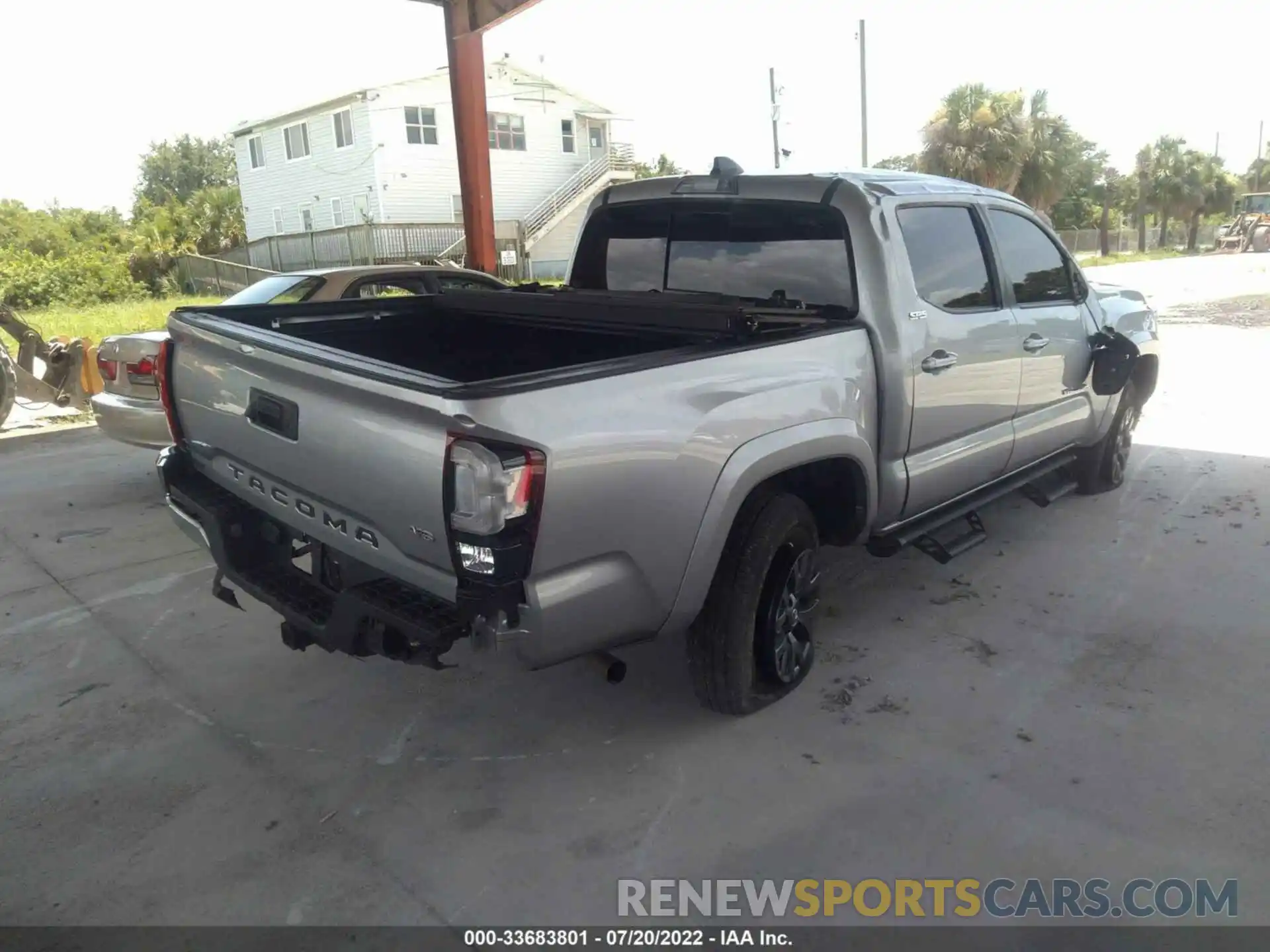 4 Photograph of a damaged car 5TFAZ5CN4MX104471 TOYOTA TACOMA 2WD 2021