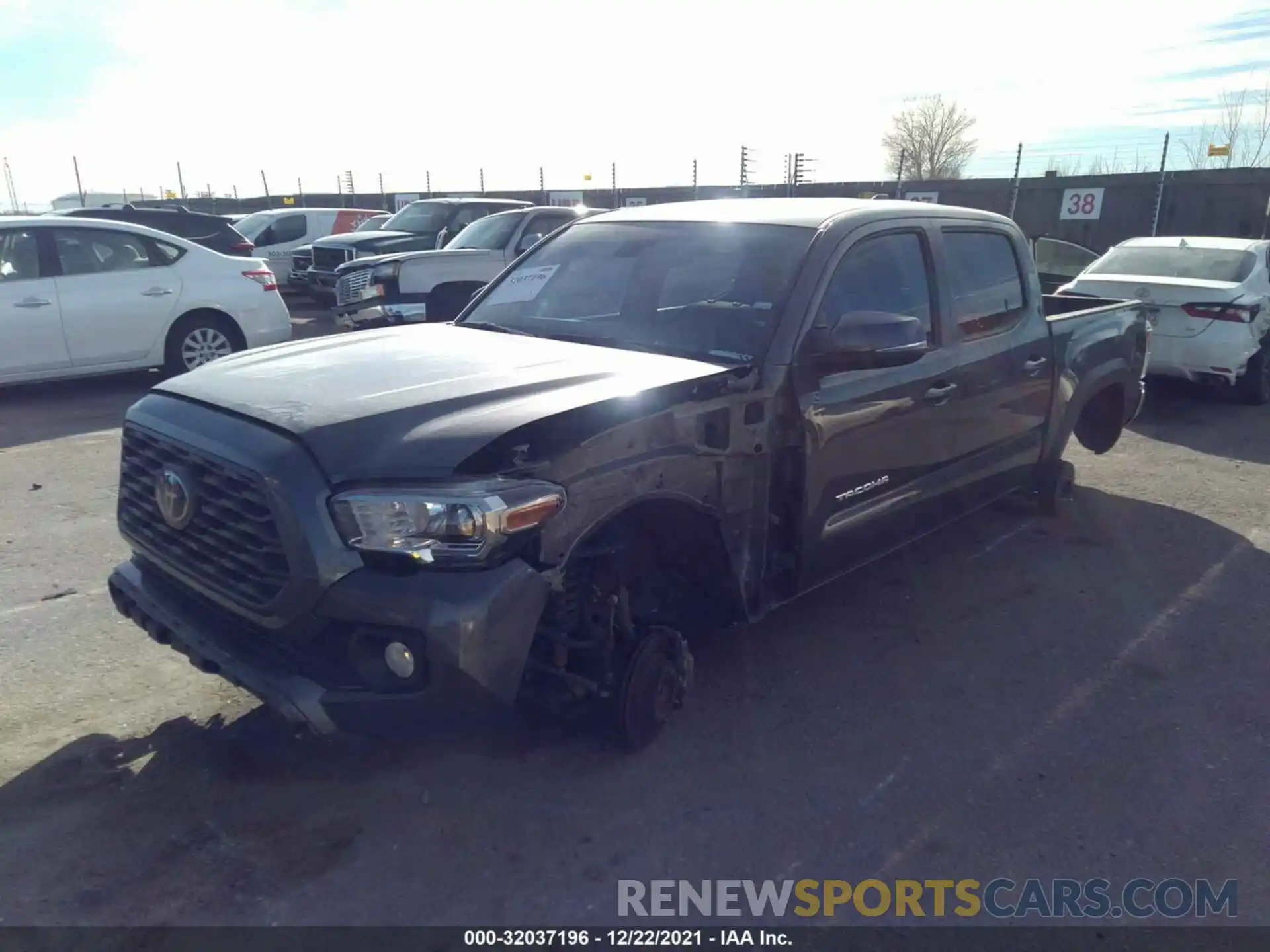 2 Фотография поврежденного автомобиля 5TFAZ5CN4MX106107 TOYOTA TACOMA 2WD 2021