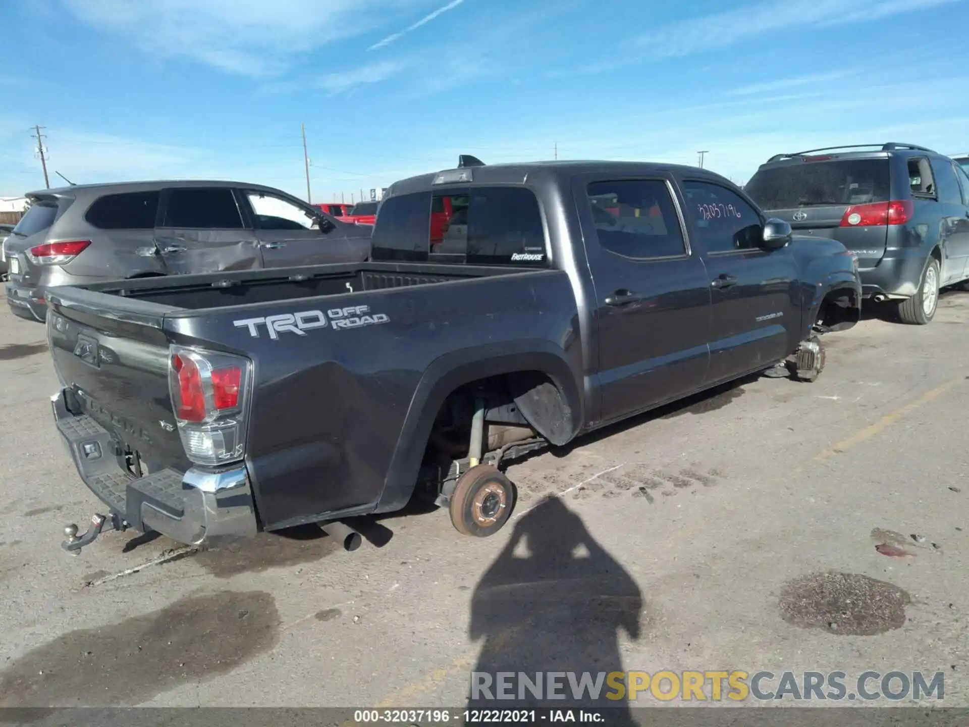 4 Photograph of a damaged car 5TFAZ5CN4MX106107 TOYOTA TACOMA 2WD 2021