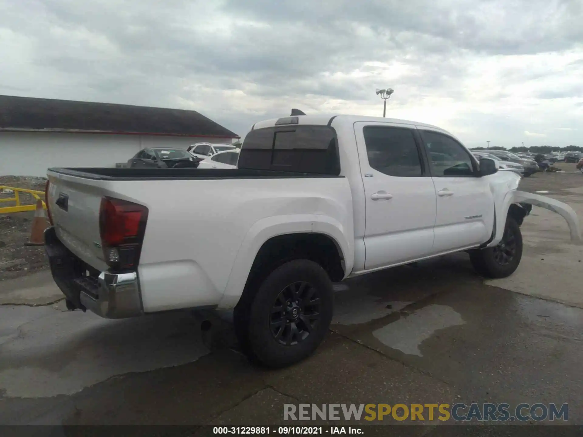 4 Фотография поврежденного автомобиля 5TFAZ5CN5MX097370 TOYOTA TACOMA 2WD 2021