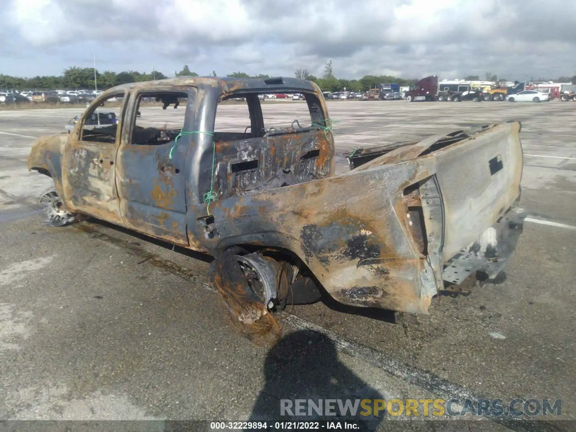 3 Photograph of a damaged car 5TFAZ5CN5MX102292 TOYOTA TACOMA 2WD 2021